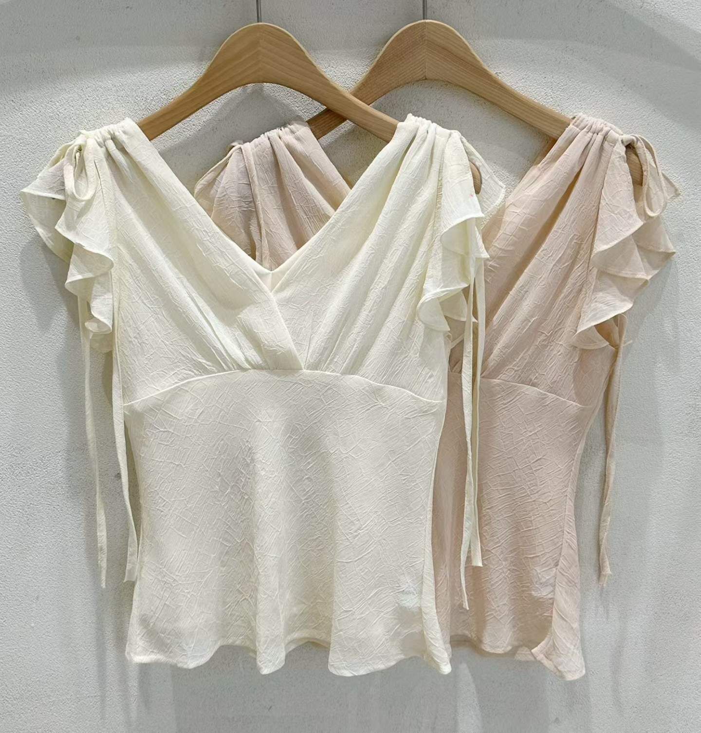 SU6139 V領Ruffle飛飛袖綁帶上衣