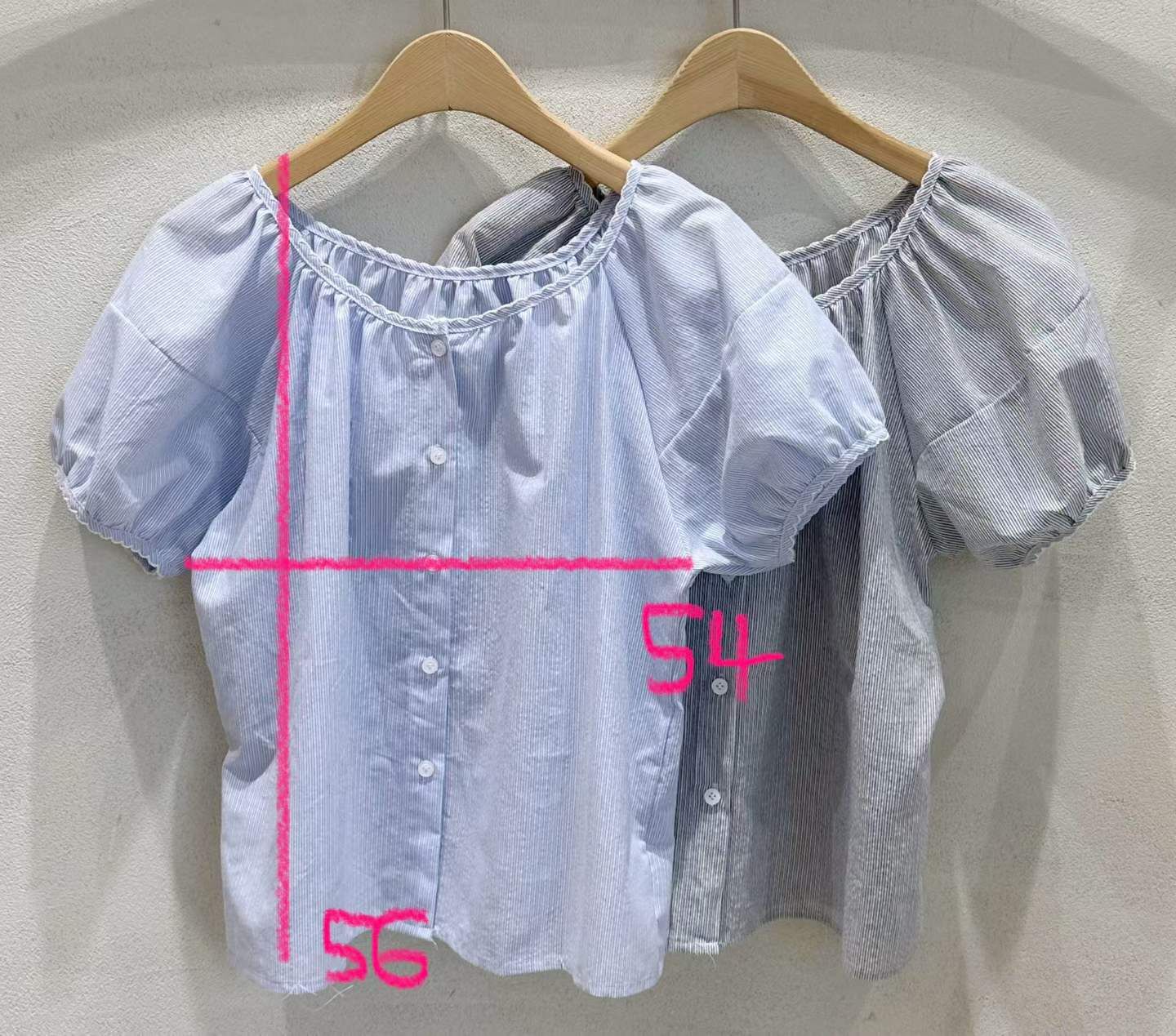 SU6122 泡泡袖條紋花邊排扣上衣