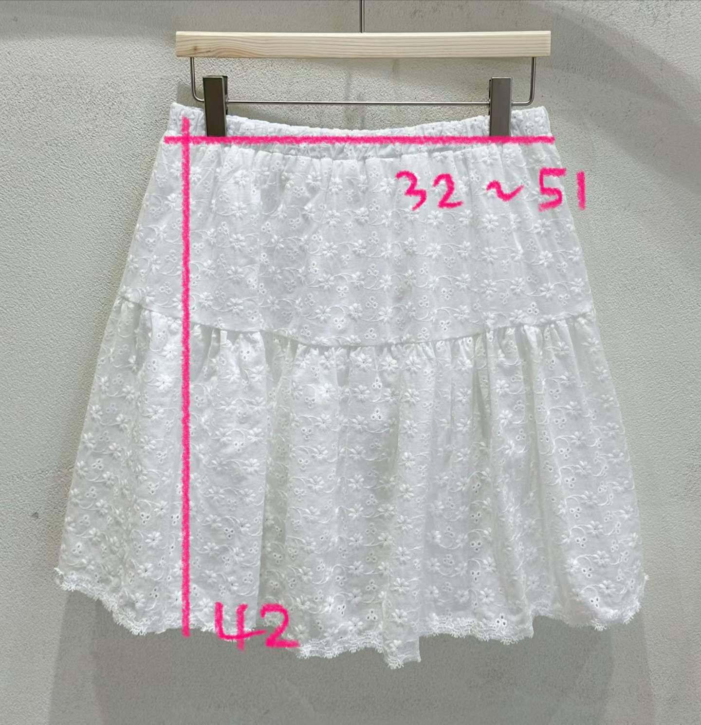 SU6130 全橡筋花花刺綉半身裙