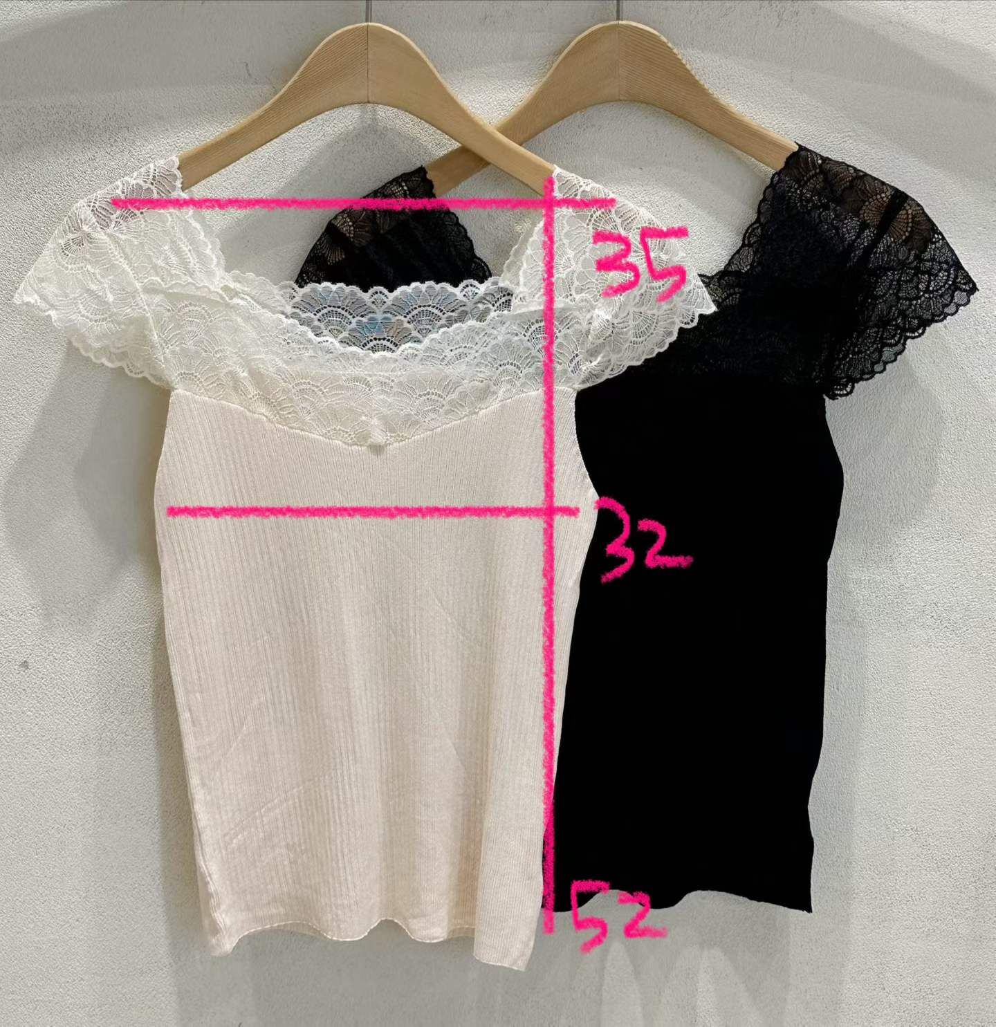 SU6142 小性感蕾絲拼接坑紋軟綿背心