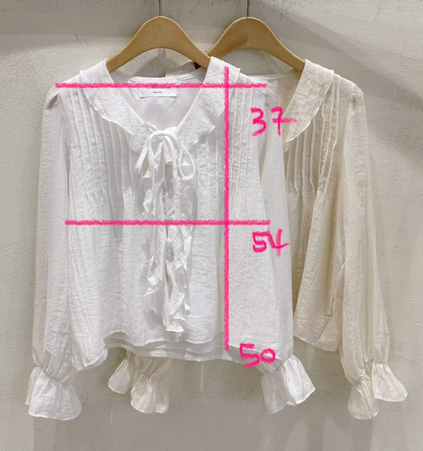 SU6143 Ruffle蝴蝶綁帶橡筋袖壓褶襯衫