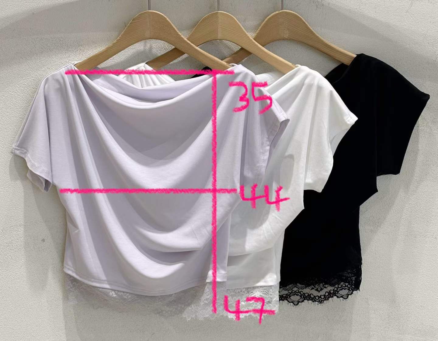 SU6146 垂墜領拼蕾絲下擺上衣