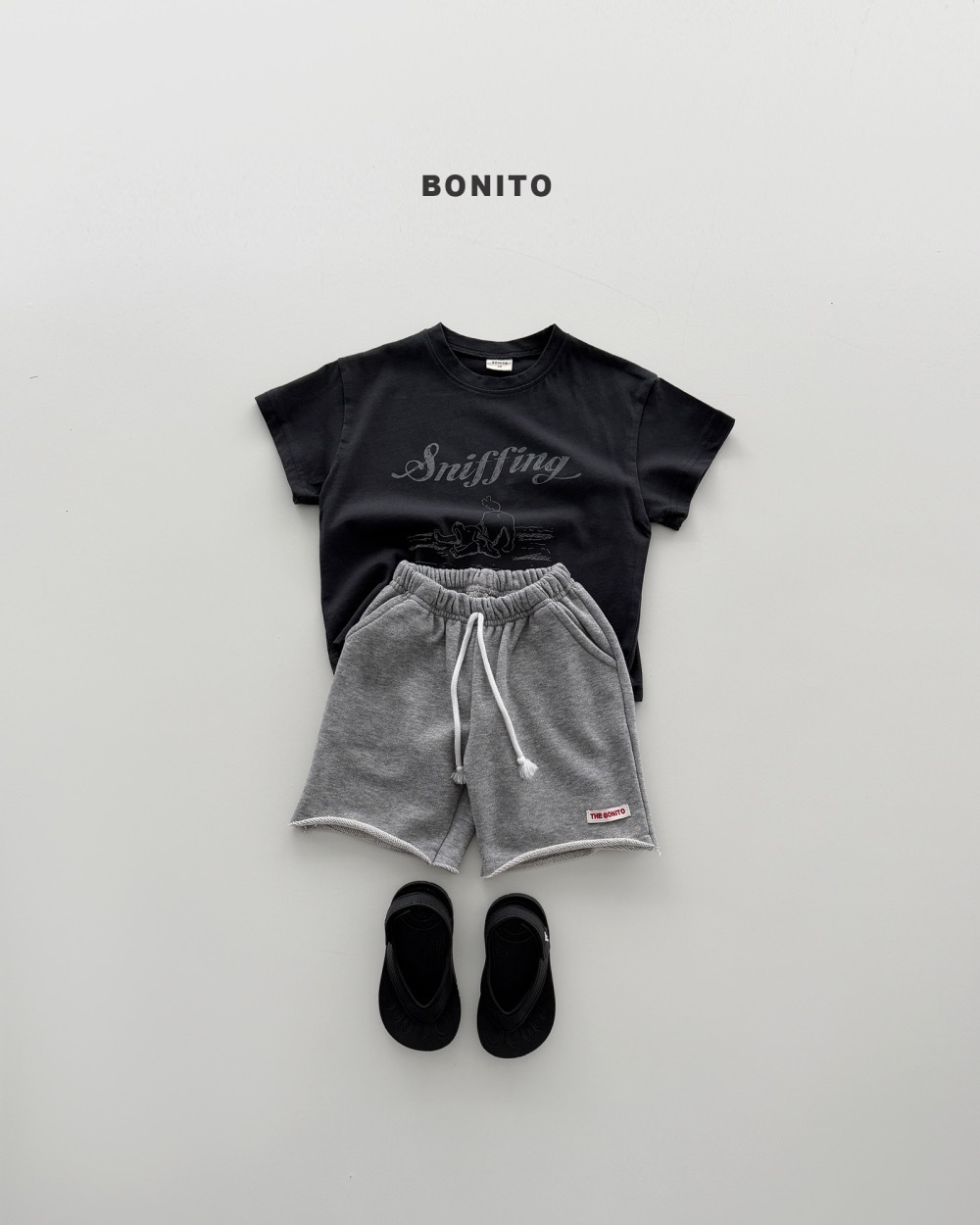 Bonito Sniffing tee / 2色