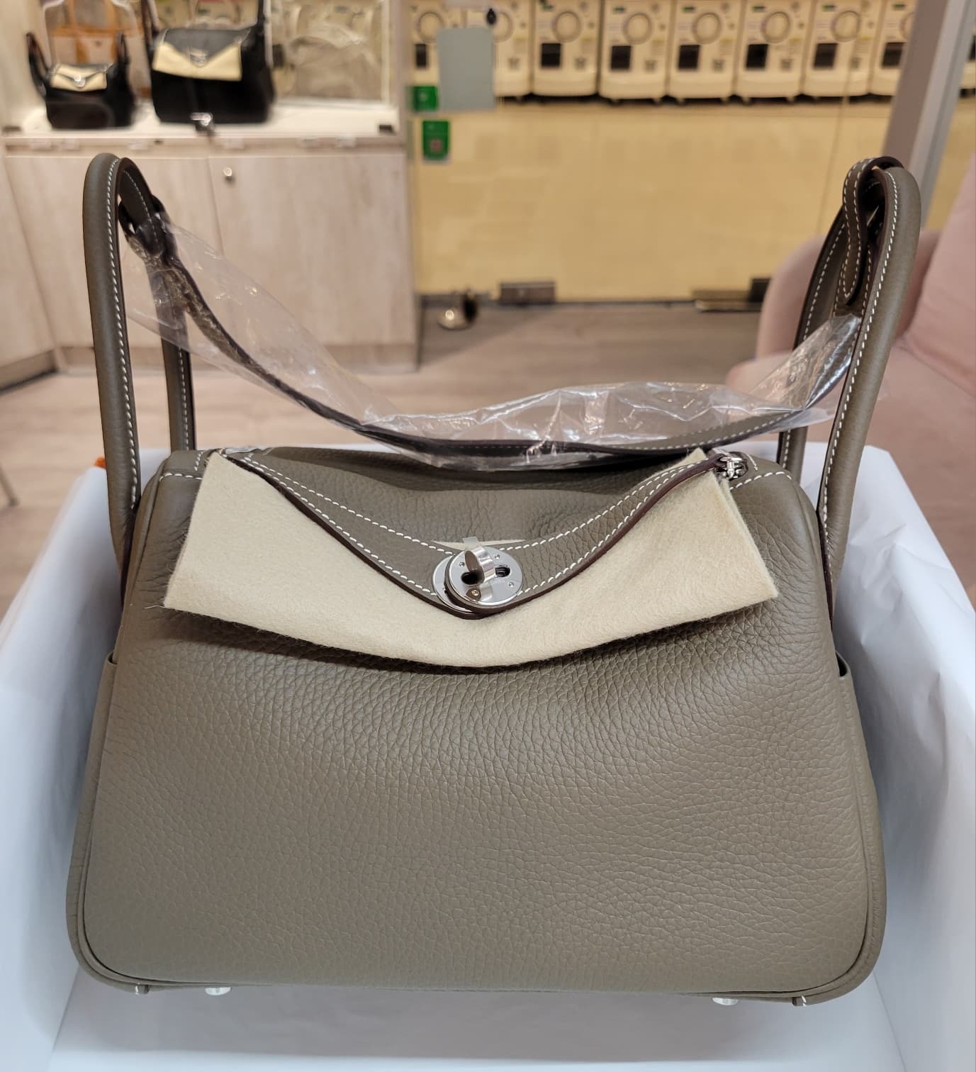 HERMES Lindy 26 etoupe CK 大象灰銀扣