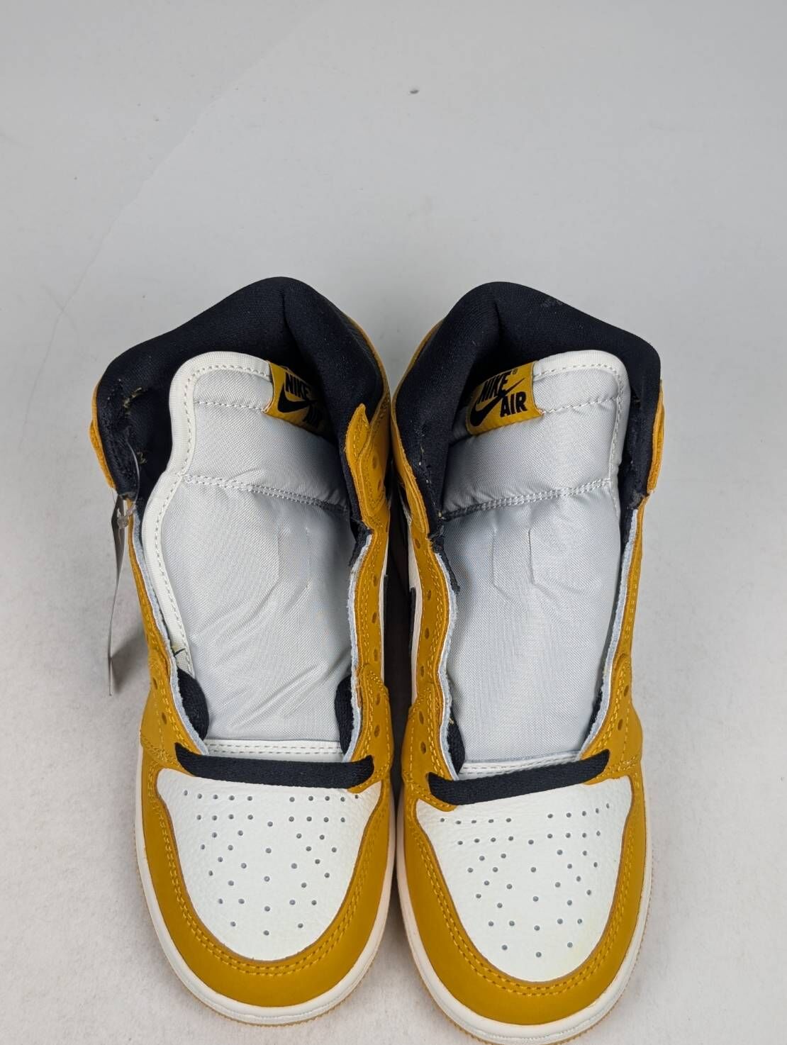 微瑕疵-左腳鞋面泛黃 FD1437-701/3.5Y AIR Jordan 1 Retro High OG Yellow Ochre (GS)