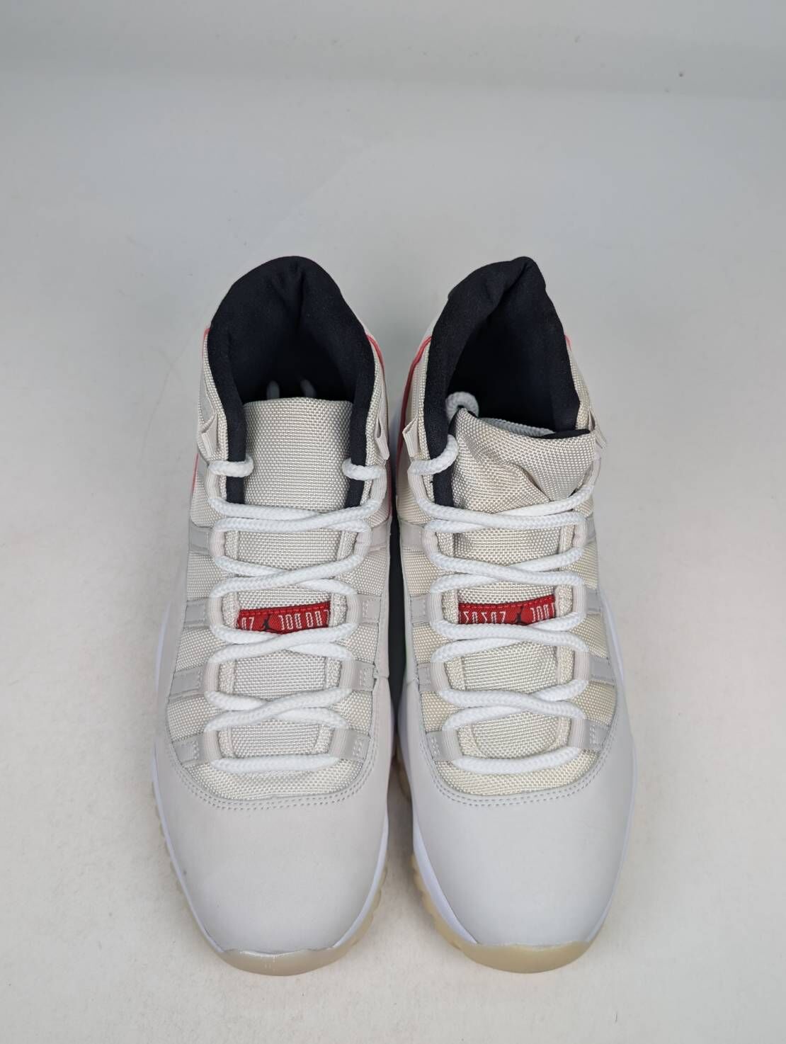 微瑕疵-左右腳鞋面色差、鞋底泛黃&鞋盒破損 378037-016/11.5 Air Jordan 11 “Platinum Tint” 奶油白