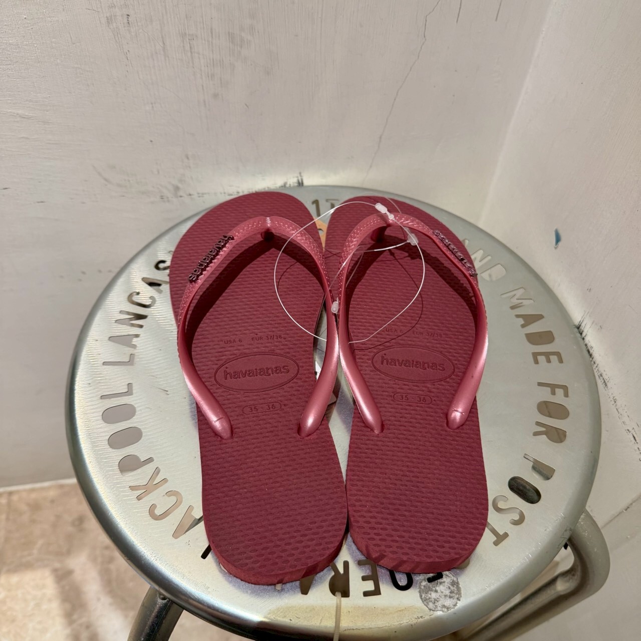 Havaianas 哈瓦仕 拖鞋 Slim 金屬 Logo 款 酒紅色 4119875-9339w