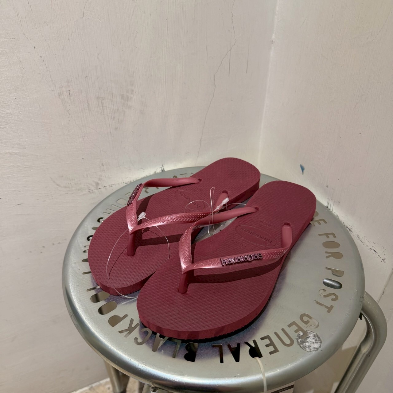 Havaianas 哈瓦仕 拖鞋 Slim 金屬 Logo 款 酒紅色 4119875-9339w
