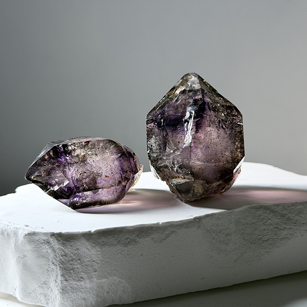辛巴威超七水晶｜骸骨紫水晶｜紫超七｜增智慧招貴人｜果石Fruition Mine