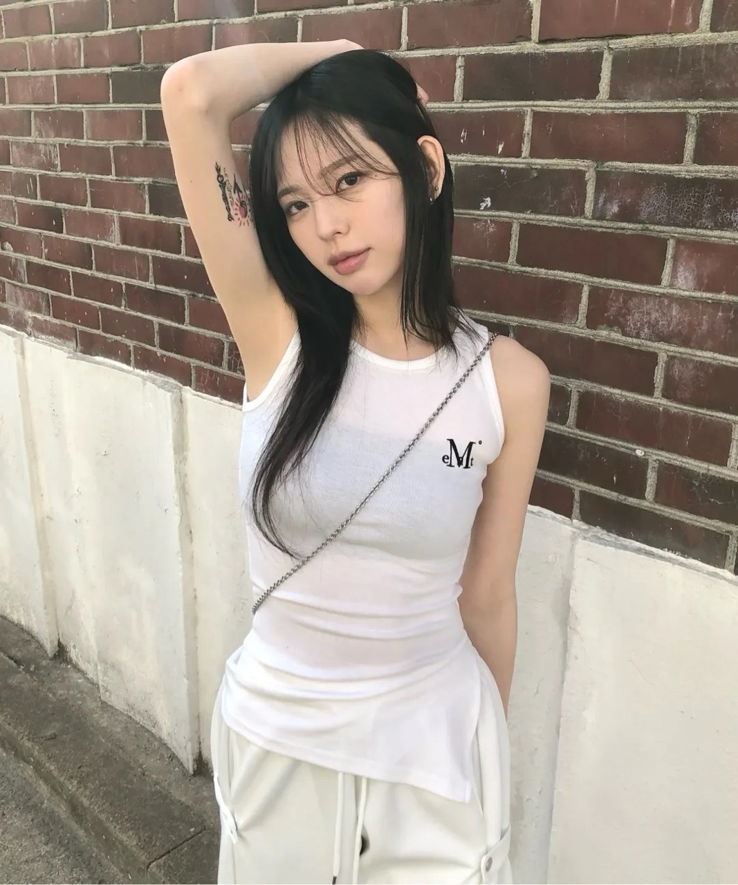 韓國限定🇰🇷 MUCENT ENVY U-NECK SIDE SLIT LONG SLEEVELESS 側面開衩 無袖背心 / 預購