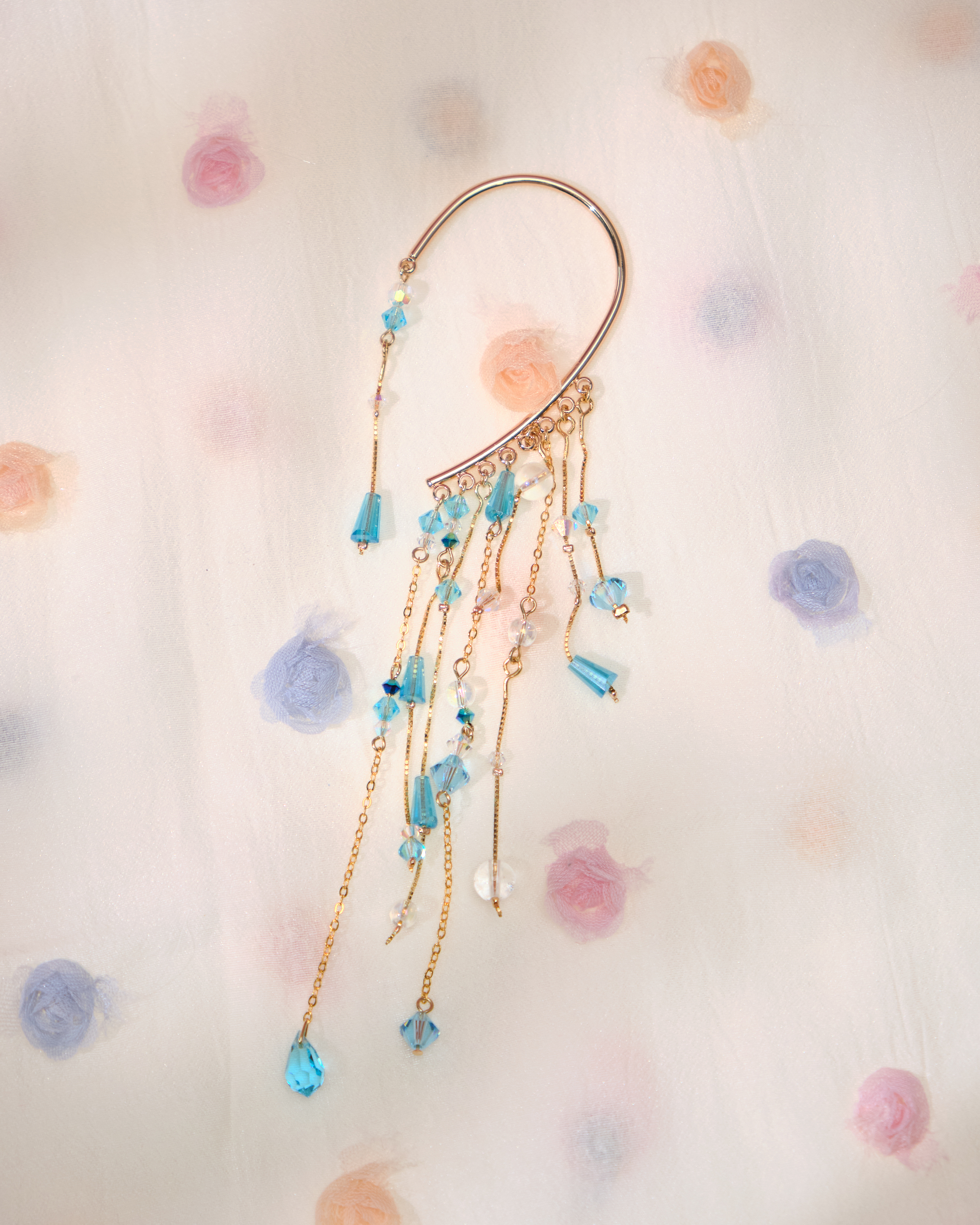 13602 Gleaming Breeze Ear Cuff