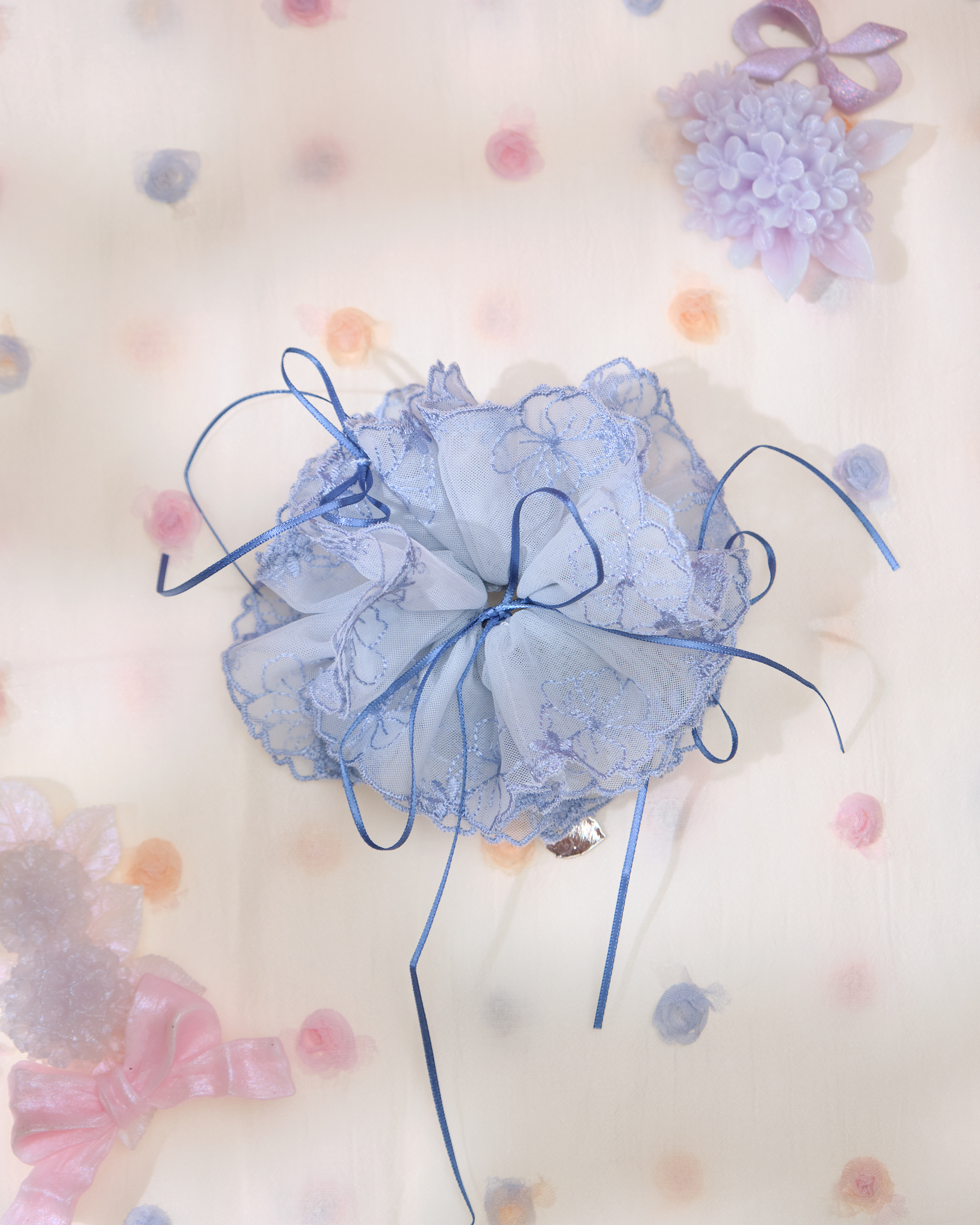 13592 Sweet Bubbly Scrunchie