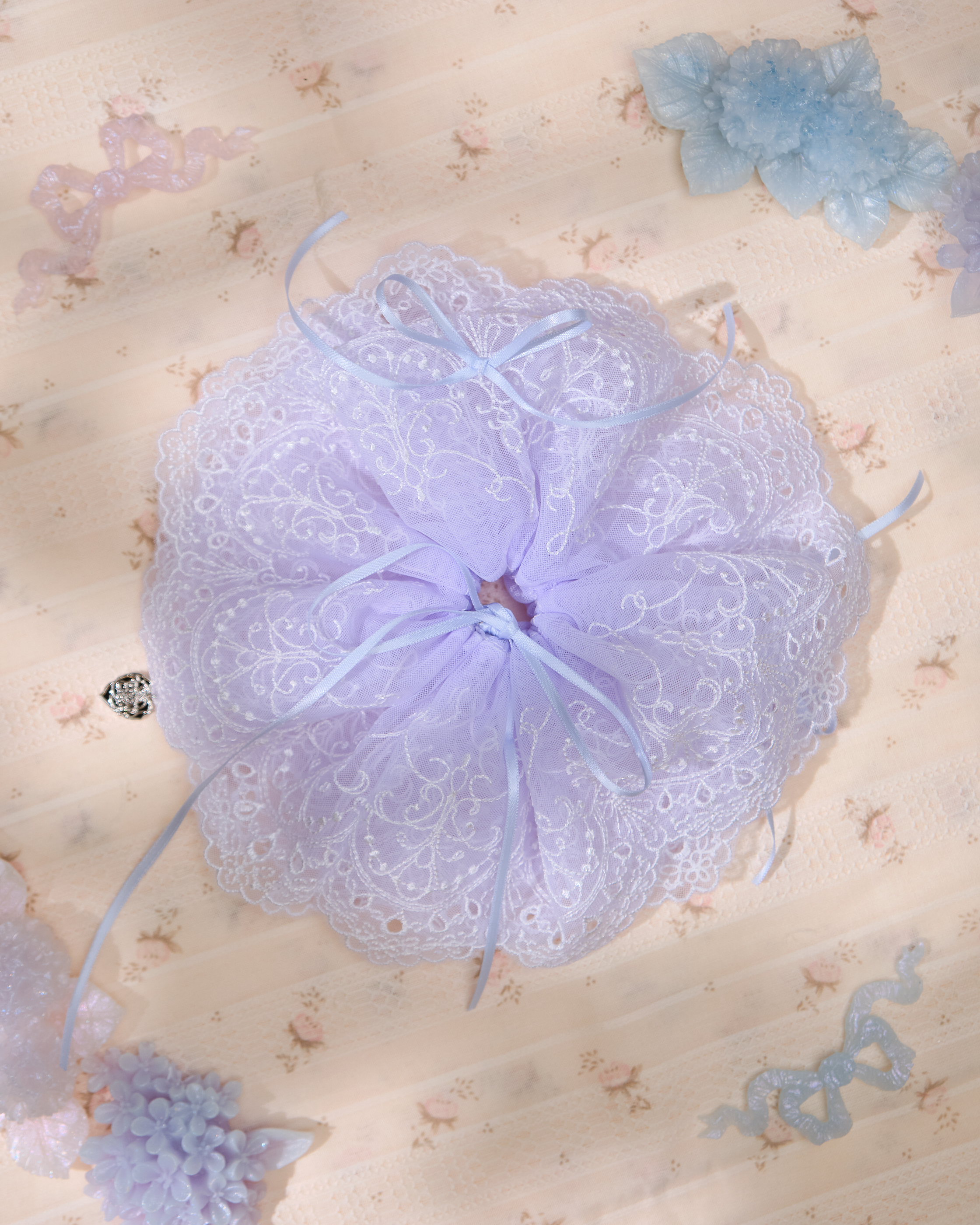 13587 Sweet Bubbly Scrunchie