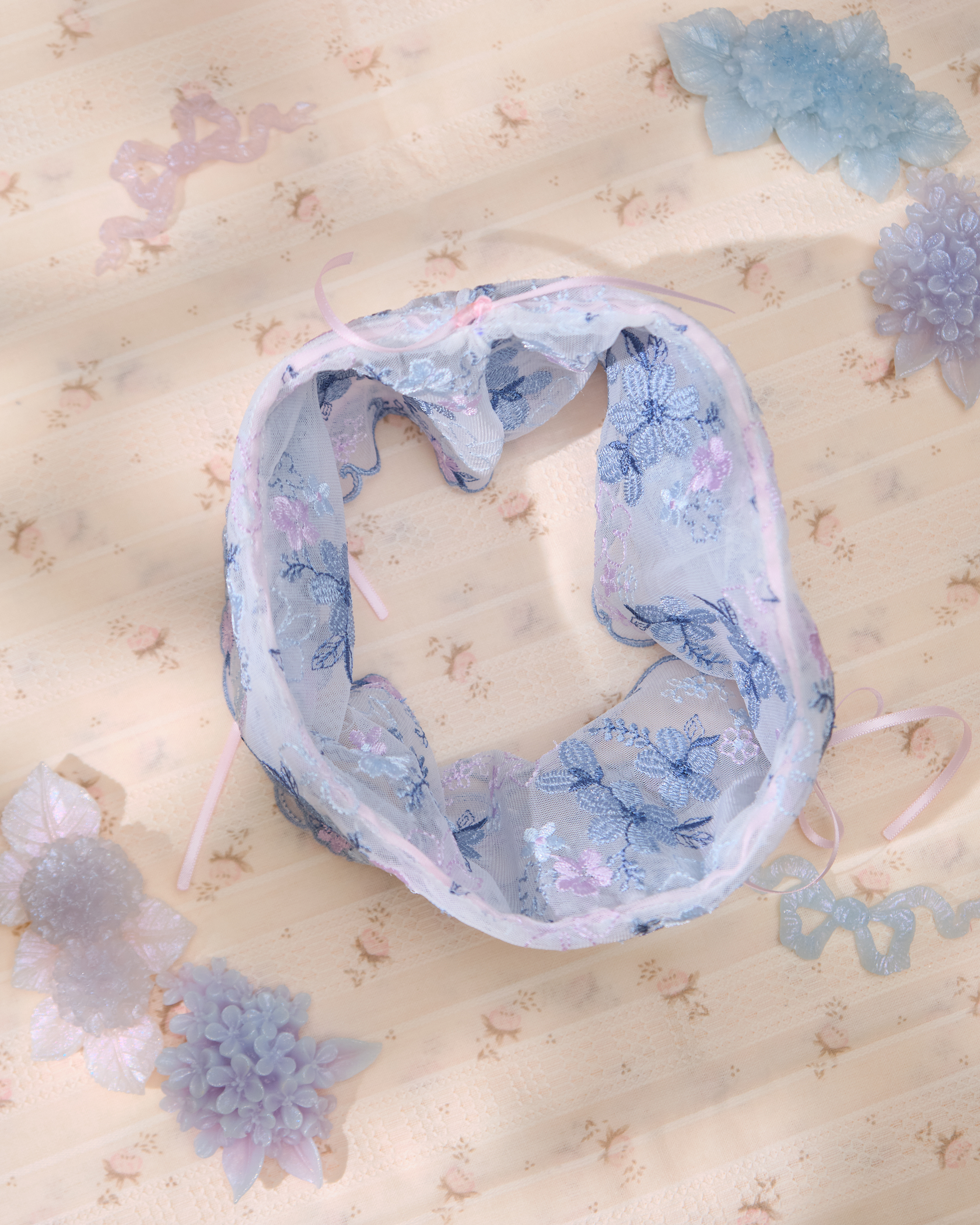 13585 Sweet Bubbly Scrunchie