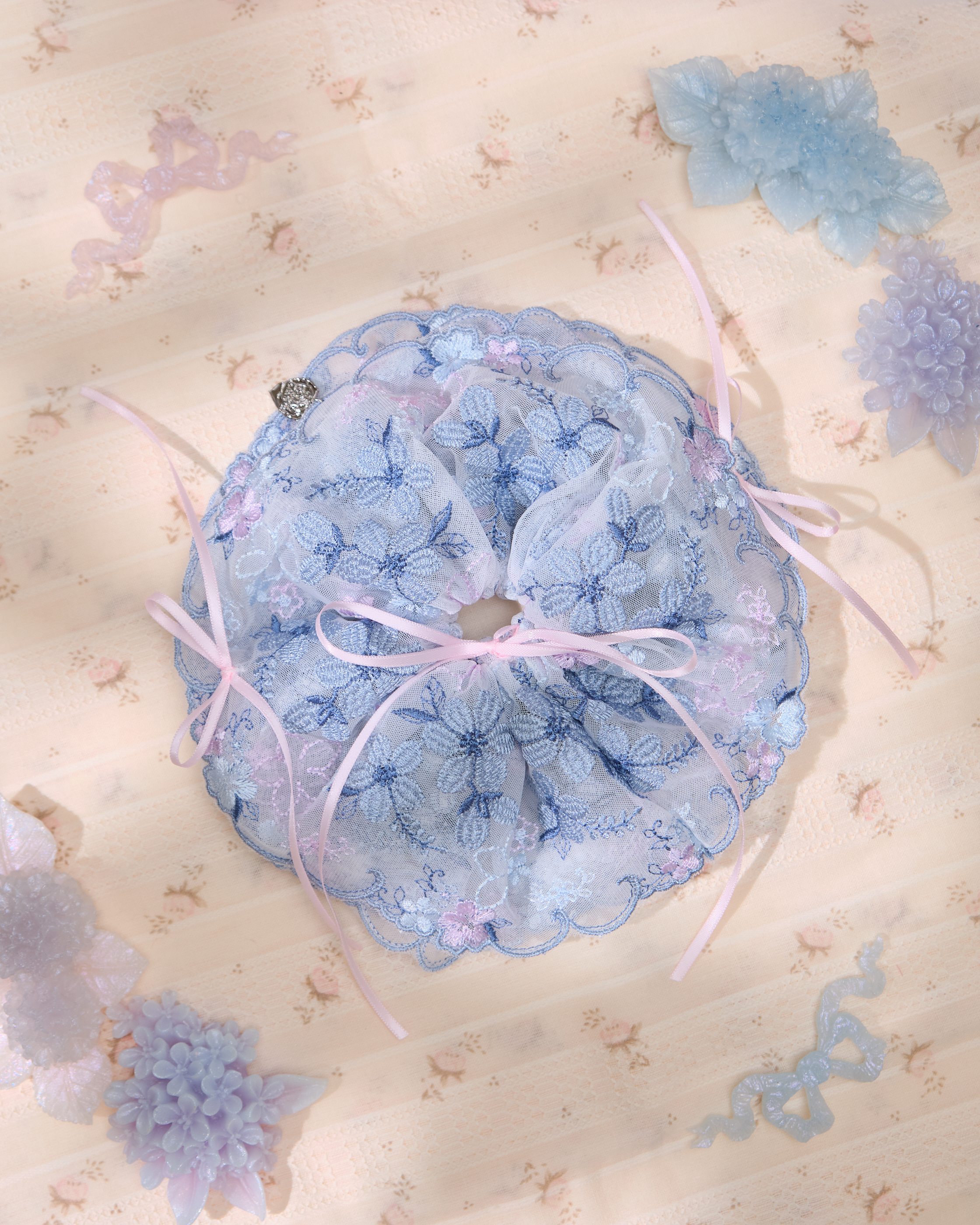 13585 Sweet Bubbly Scrunchie