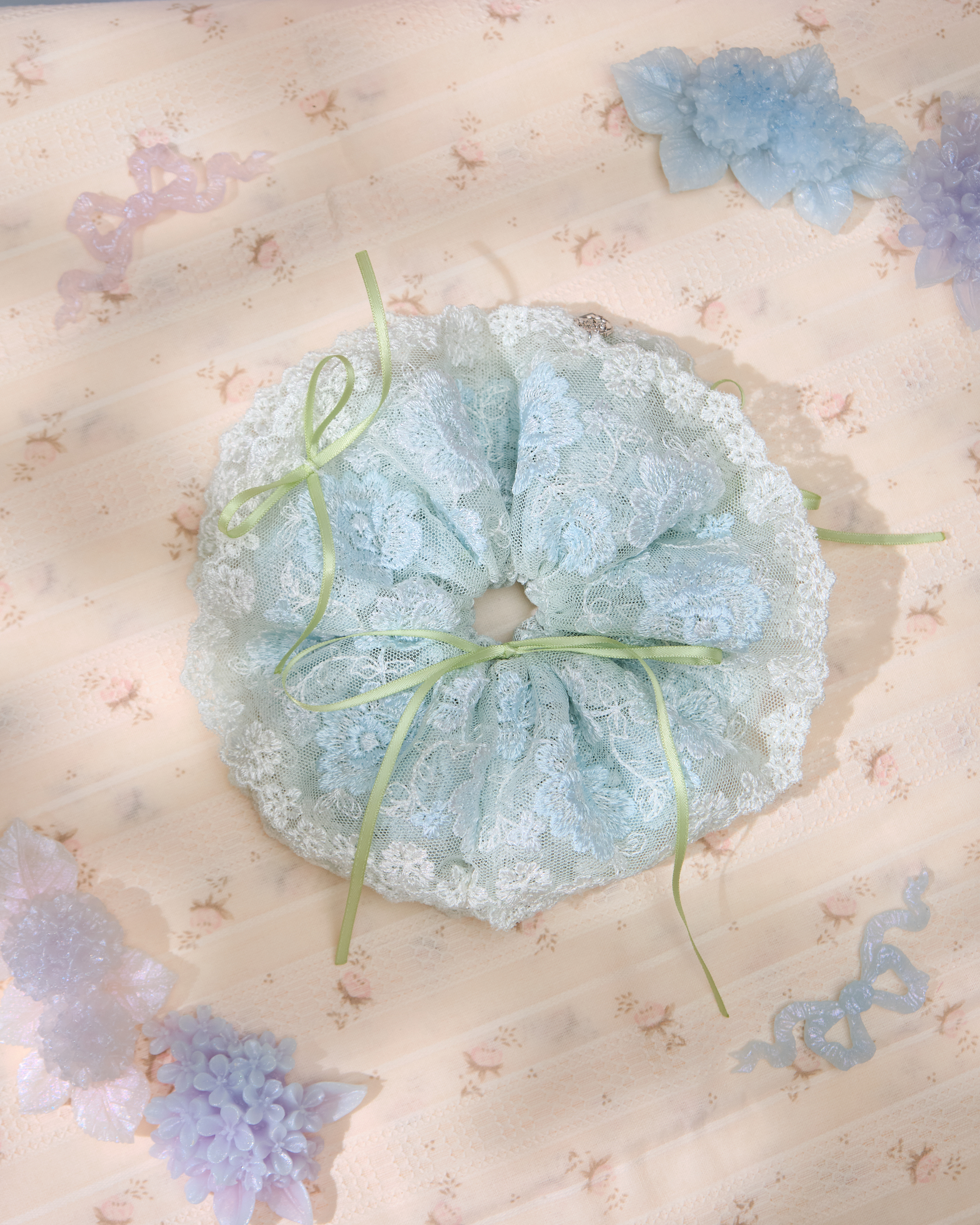 13586 Sweet Bubbly Scrunchie