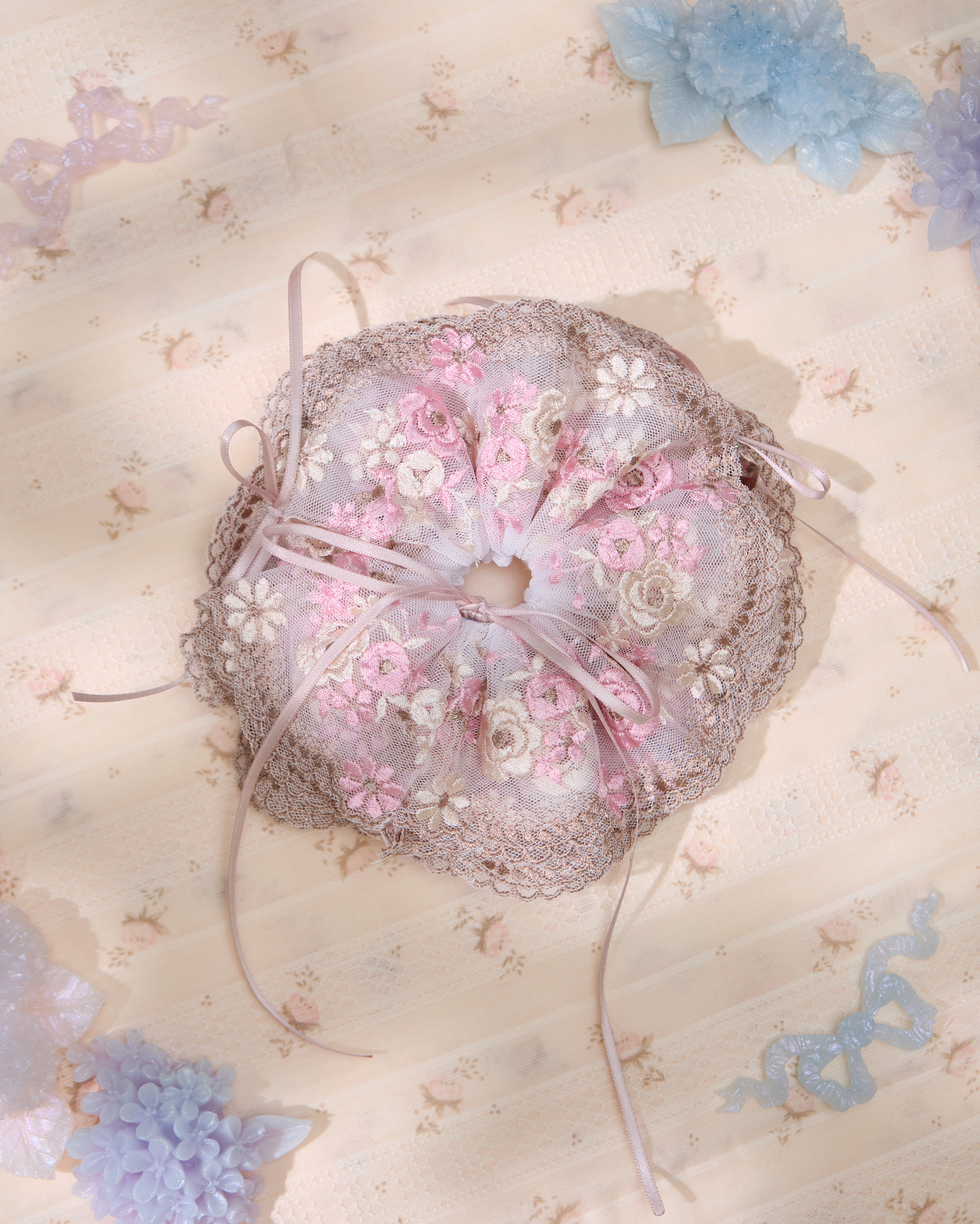 13589 Sweet Bubbly Scrunchie