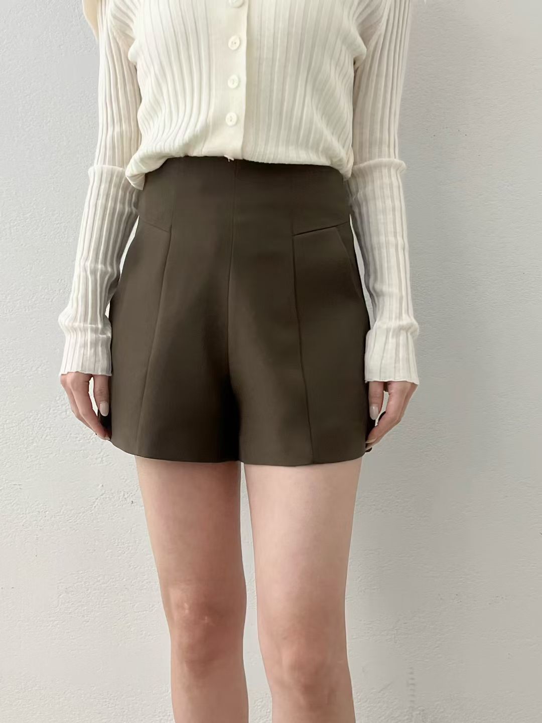 SU6153 後拉鏈壓褶高腰顯瘦西裝短褲