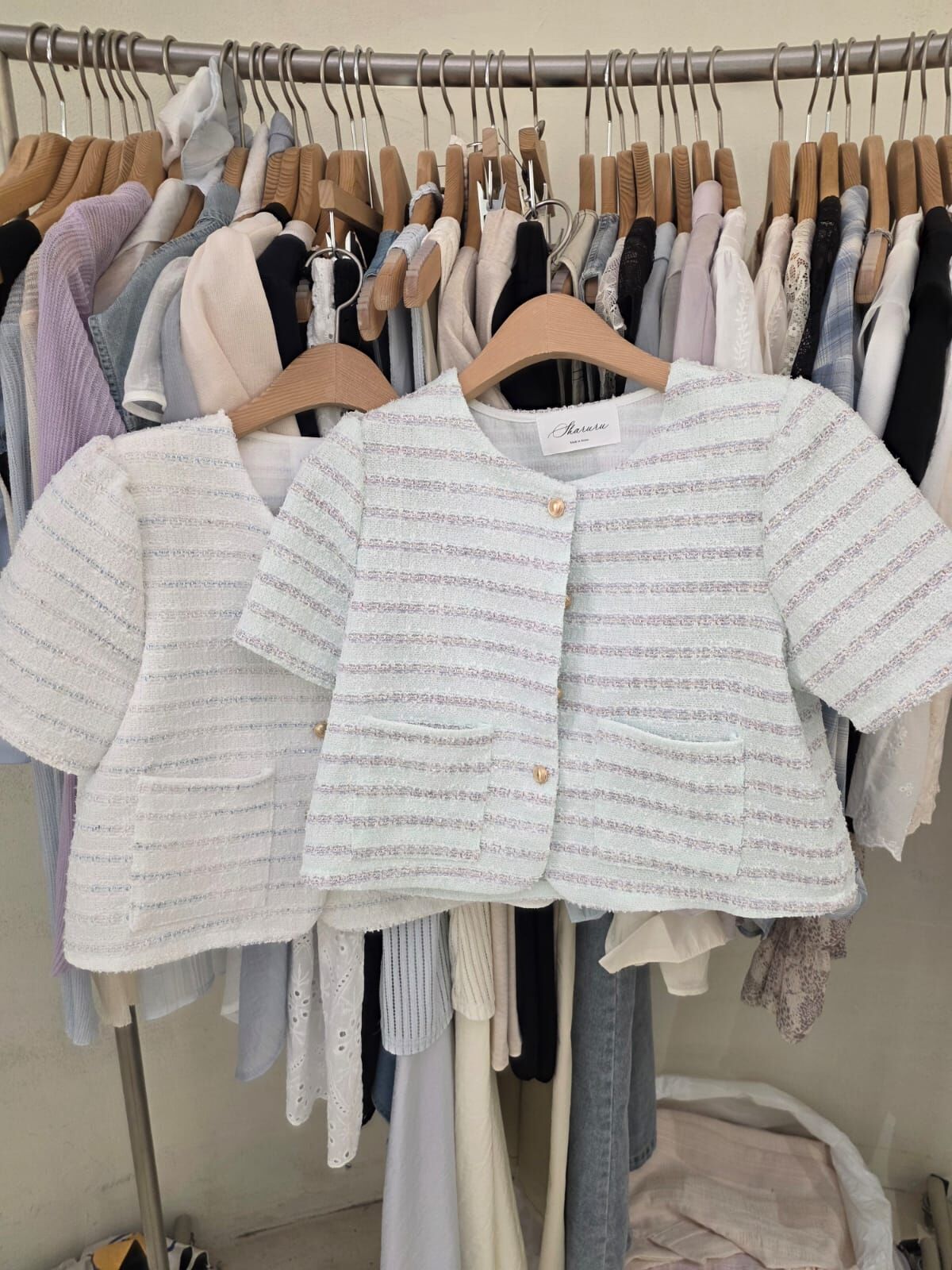 SU6157 微閃橫紋小香外套