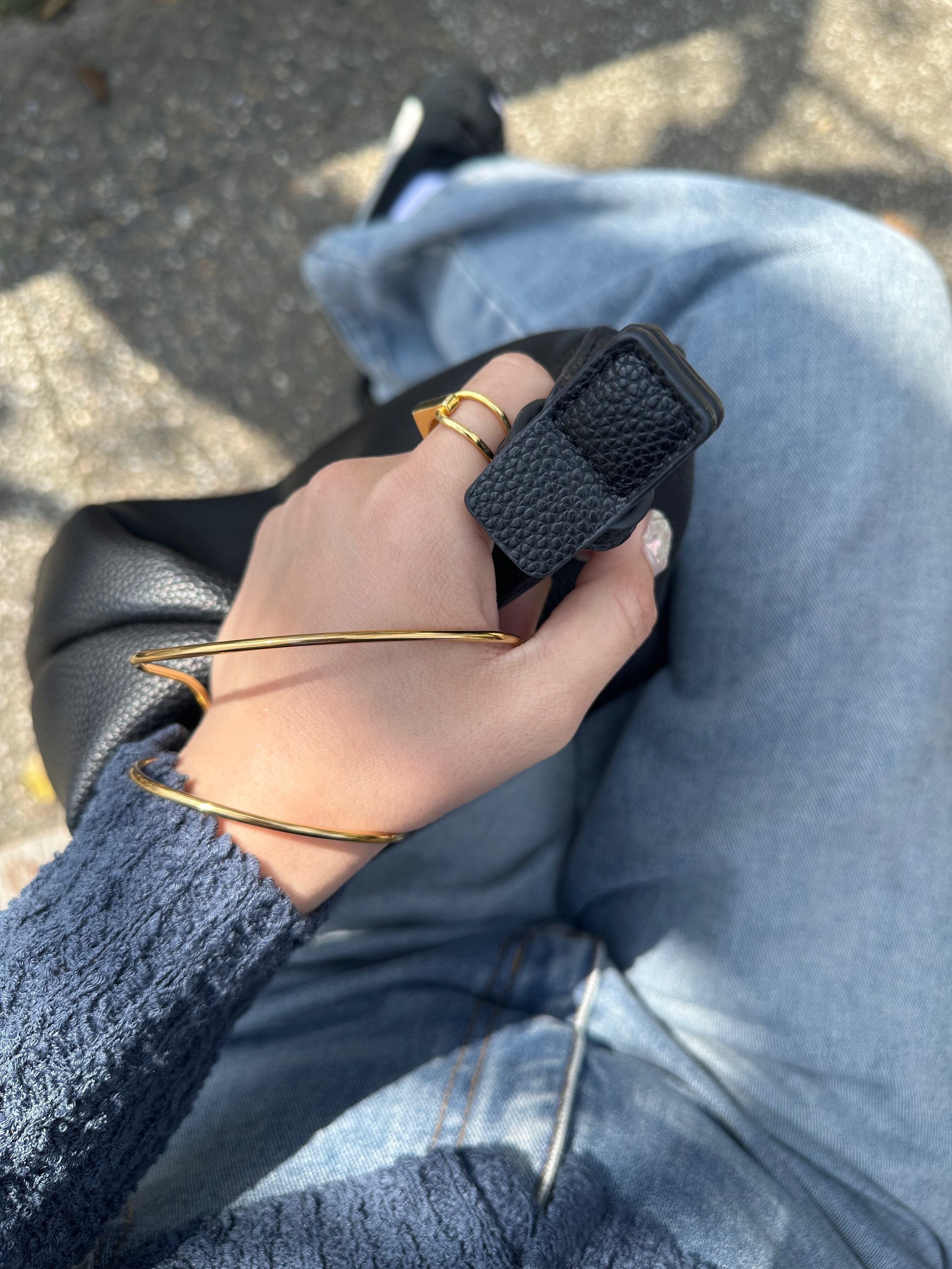 SS aura ripple bangle