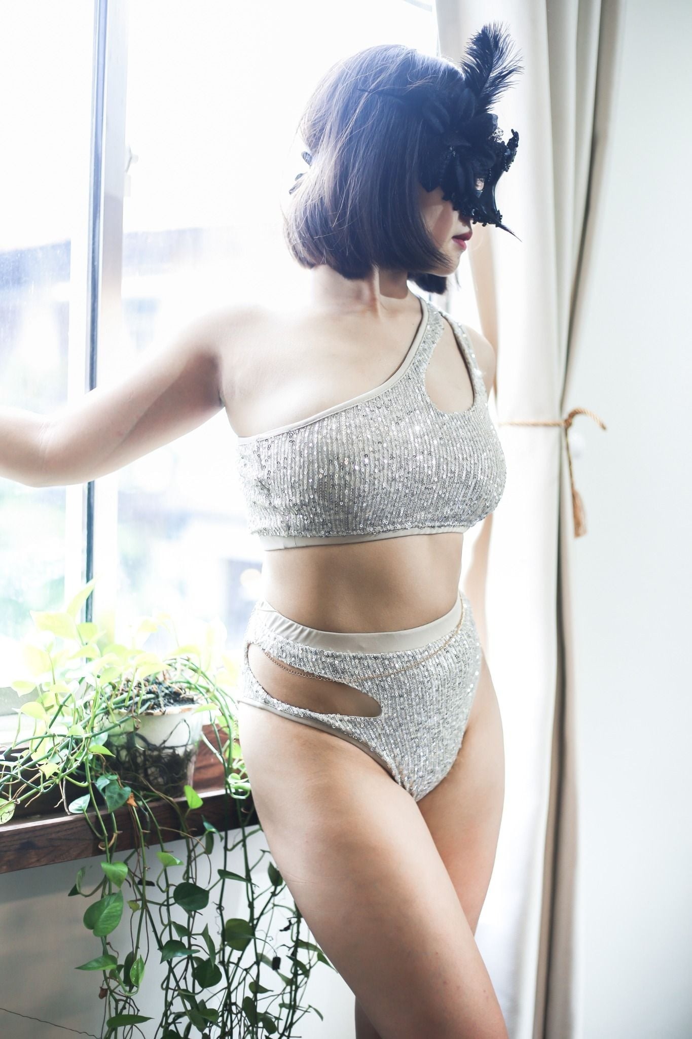 Glittered Leo - Beige