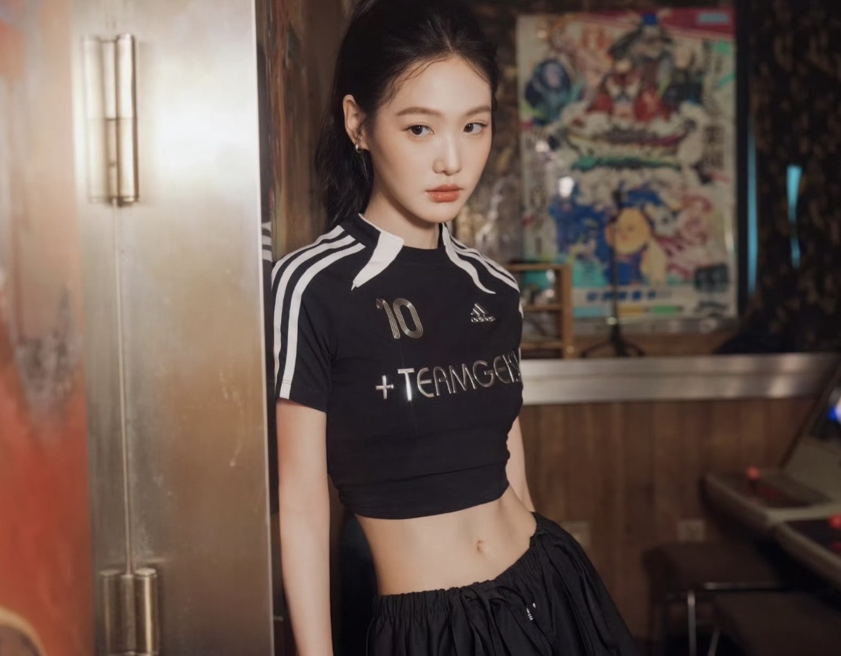 【代購】 adidas Adilenium Teamgeist 時尚復古修身短袖足球衣 女款 KE9812 (傳奇10號)