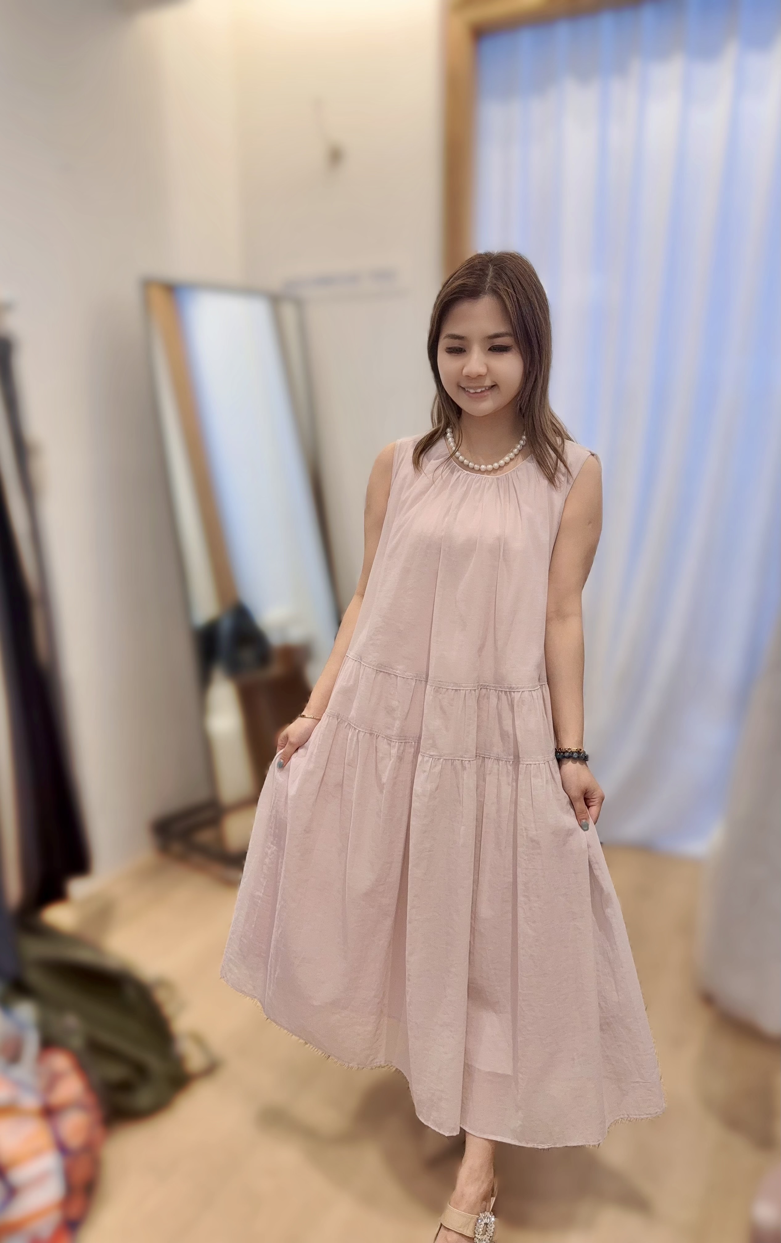 AQ04  連身裙  胸44 HIP47 長46 $549 (一口價)