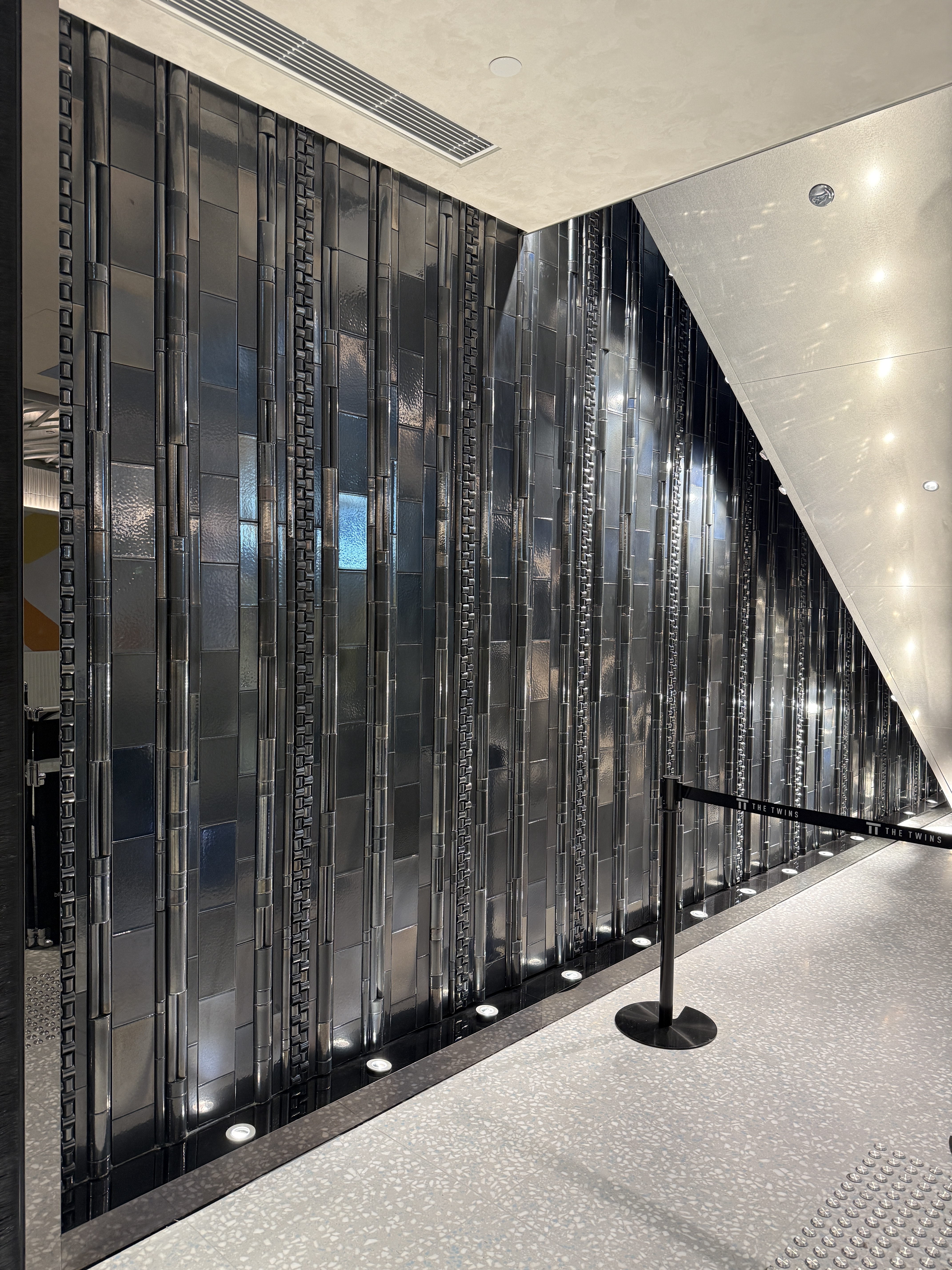 Escalator hall