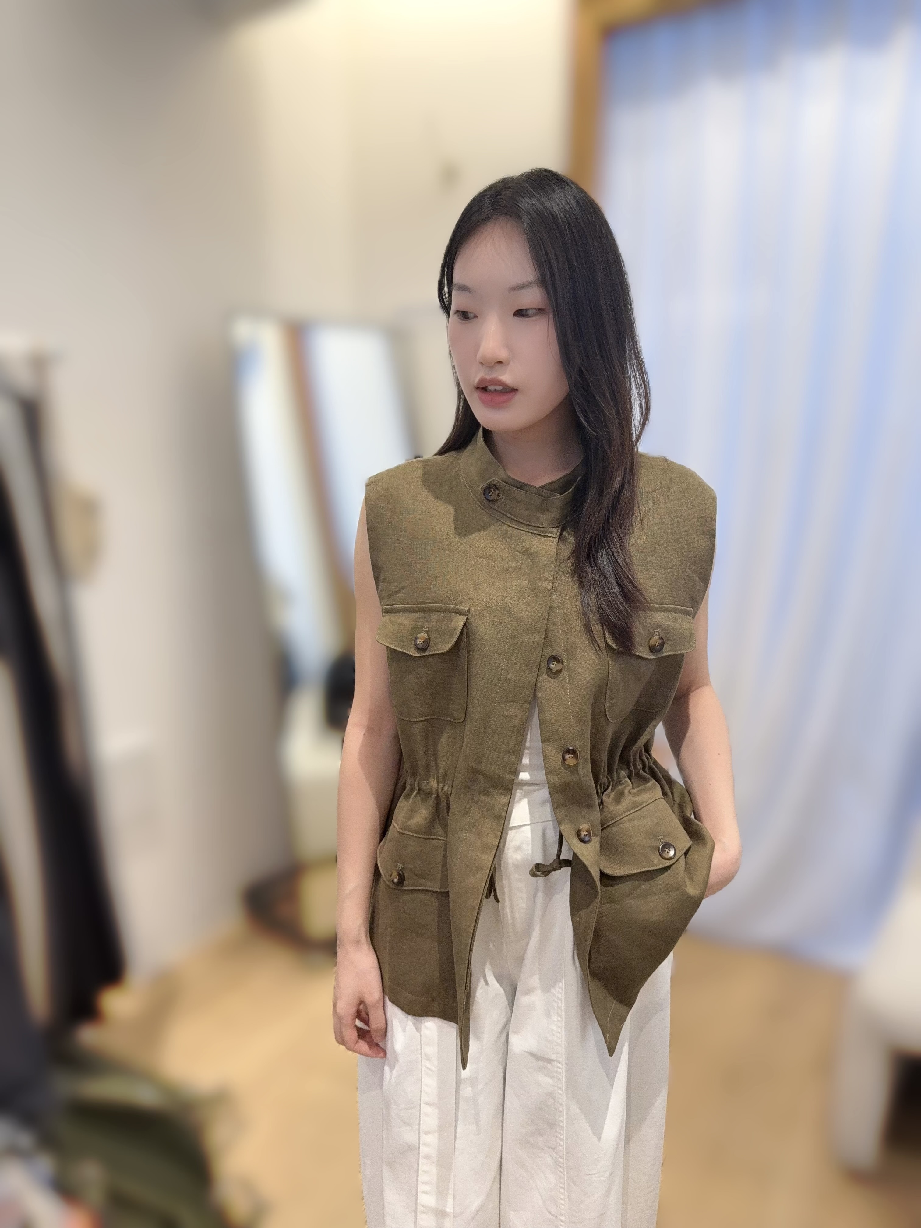 AQ12   只有綠  胸43 長27 $599 (一口價)
