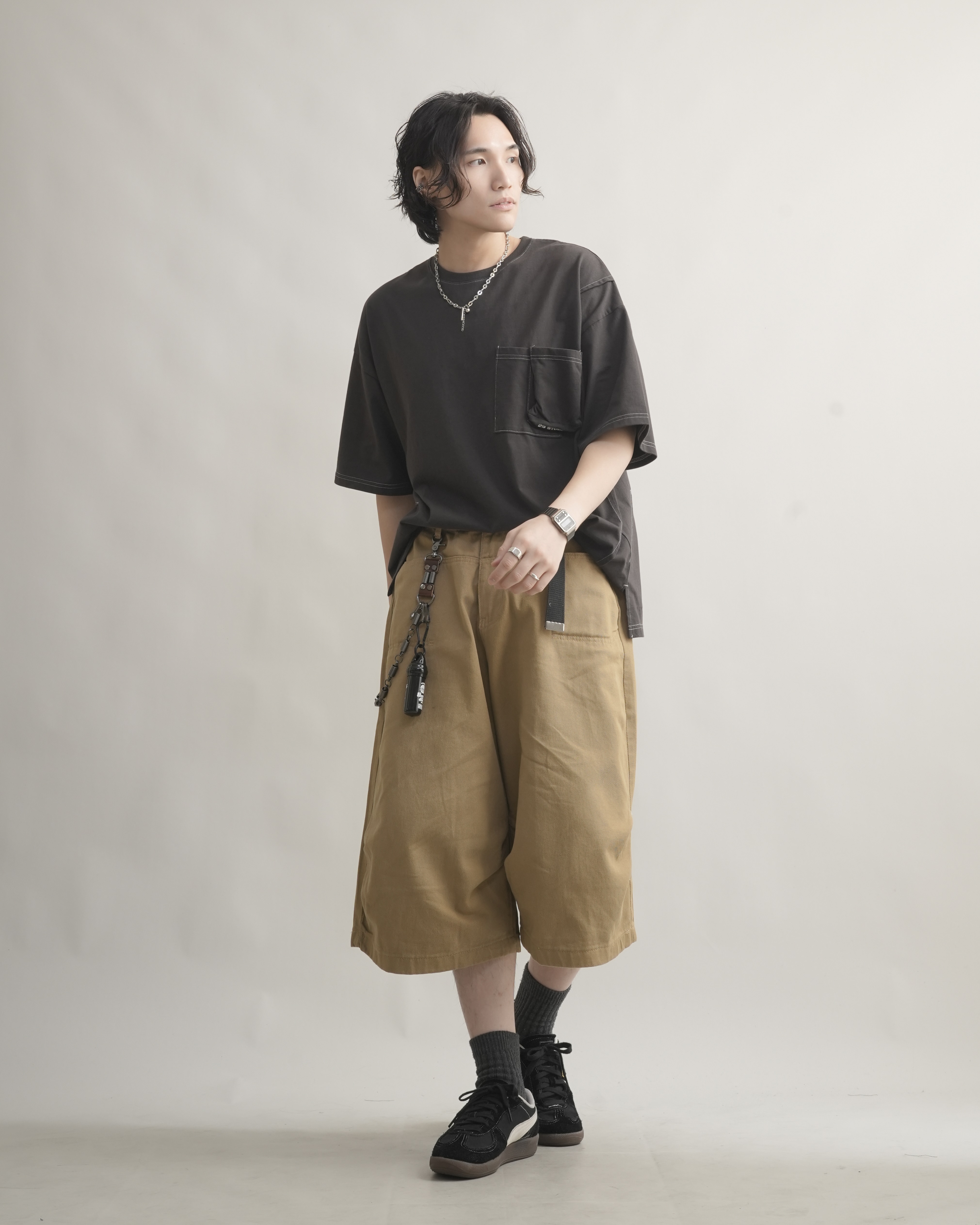 MR032  重疊口袋反車線TEE - 灰黑