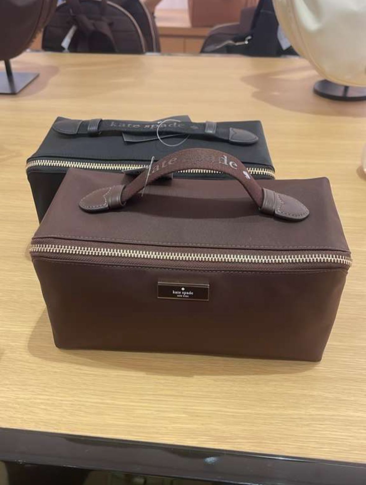 【預購】Kate Spade H043063 手提化妝包