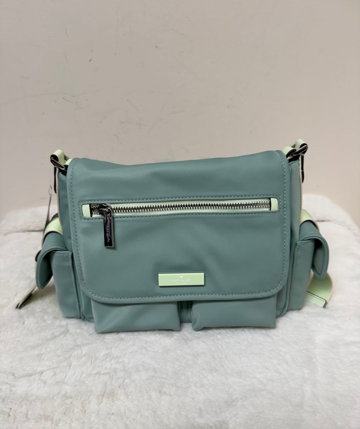 【預購】Kate Spade H043083 藍綠色尼龍郵差包