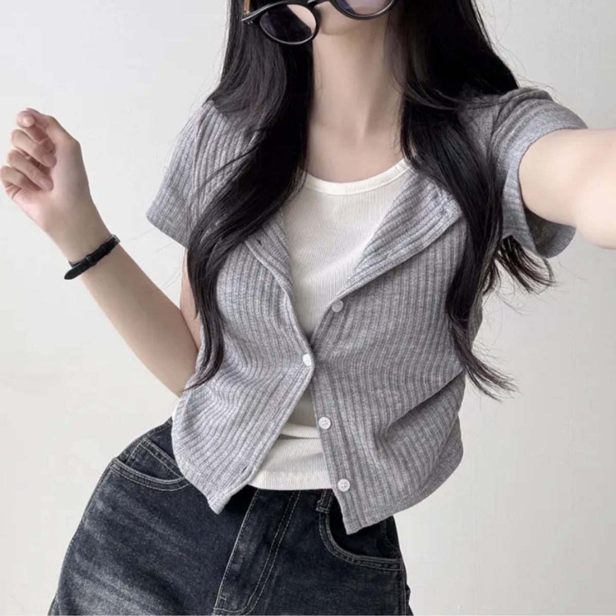 現貨!! 高質量*假兩件 甜美清新鈕扣短T 人氣新品❤️