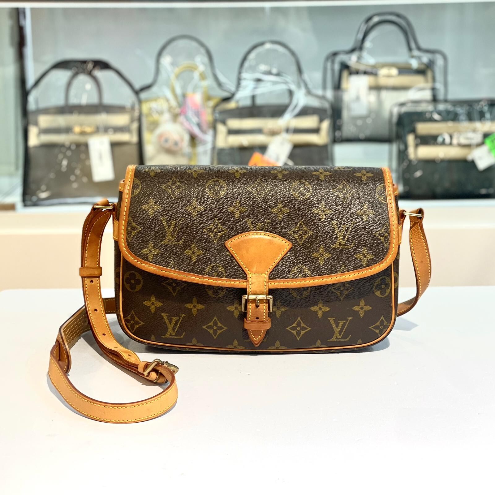 95%NEW二手LV M42250 ,VINTAGE MONOGRAM CANVAS SOLOGNE BAG,啡色中古法棍包  #香榭站正品