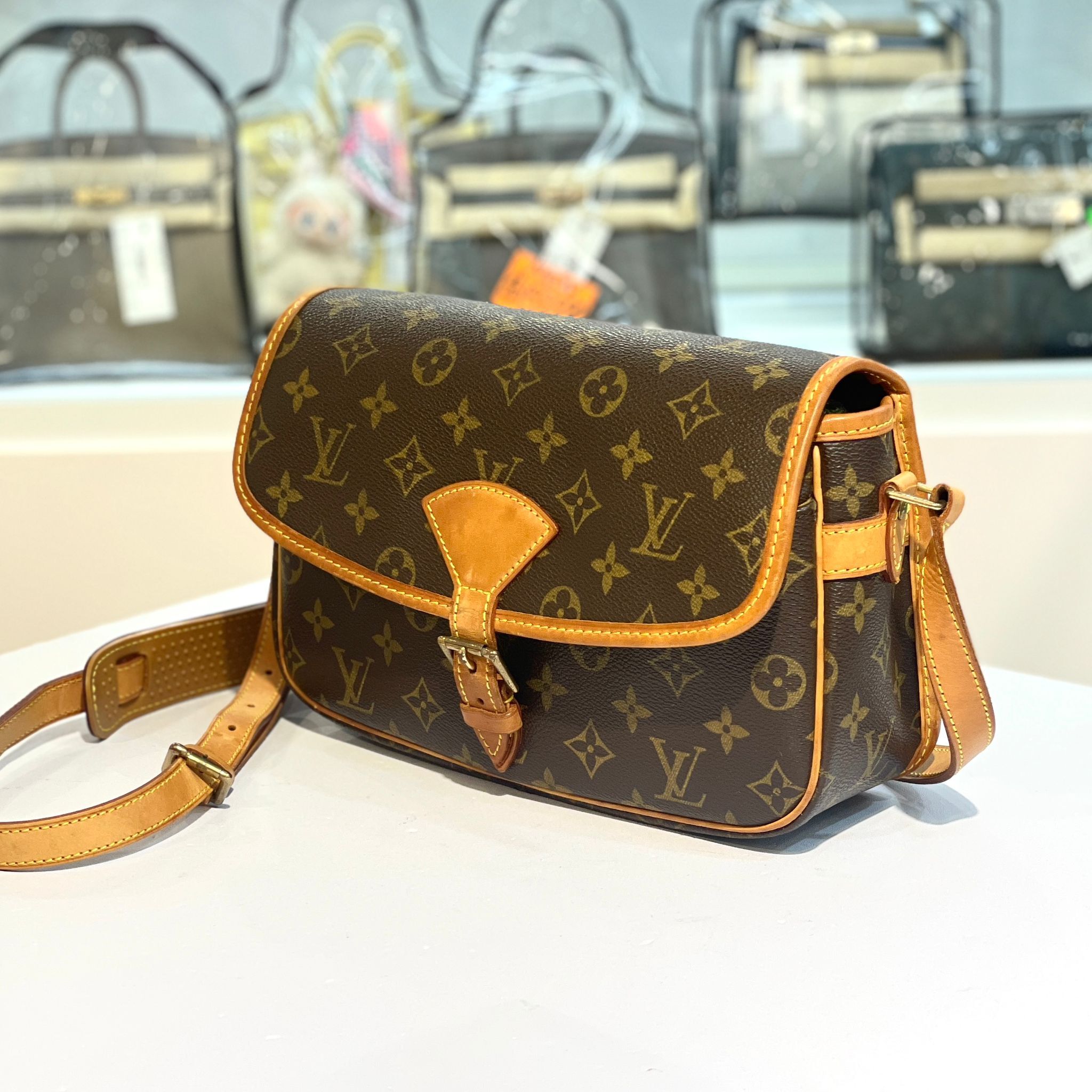 95%NEW二手LV M42250 ,VINTAGE MONOGRAM CANVAS SOLOGNE BAG,啡色中古法棍包  #香榭站正品