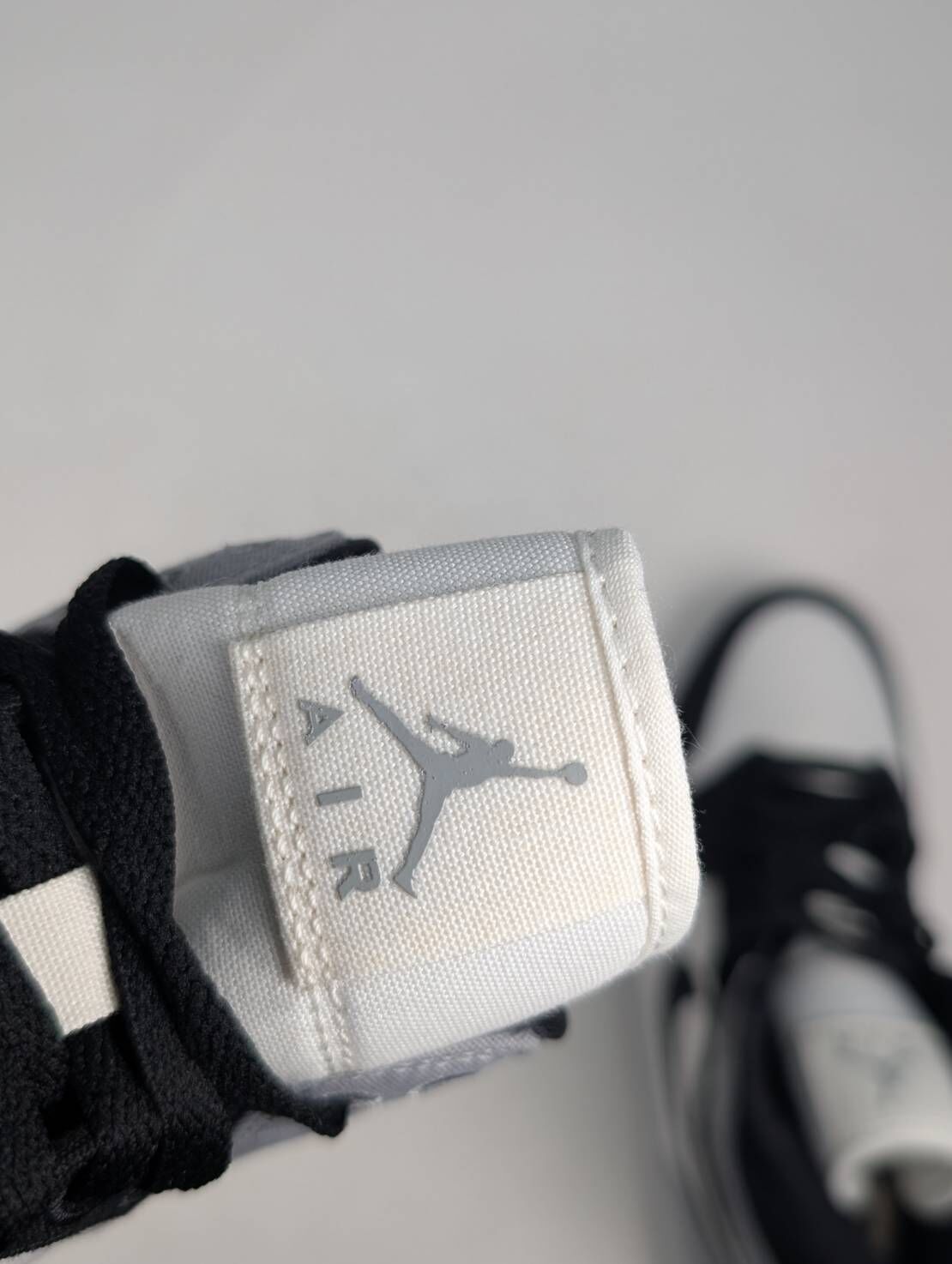 微瑕疵-鞋標微黃斑 DV0427-100/7.5 Air Jordan 1 Mid SE "Canvas" 黑煙灰 帆布 女鞋 男女段