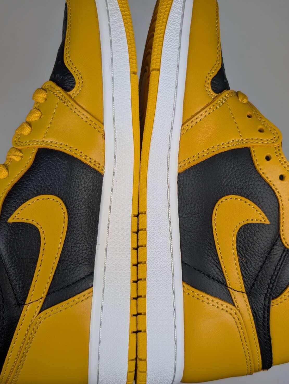 微瑕疵-左腳色差 555088-701/8 Air Jordan 1 High OG '' Pollen '' 黑黃 男款