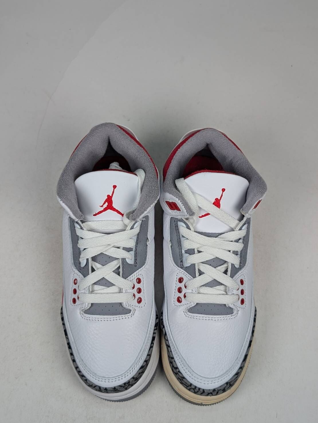 微瑕疵-左腳鞋底、鞋頭、後跟泛黃&右腳內側泛黃 DM0967-160/4Y Air Jordan 3 Retro "Fire Red" GS 2022 白紅灰 爆裂紋 老屁股 女鞋 大童