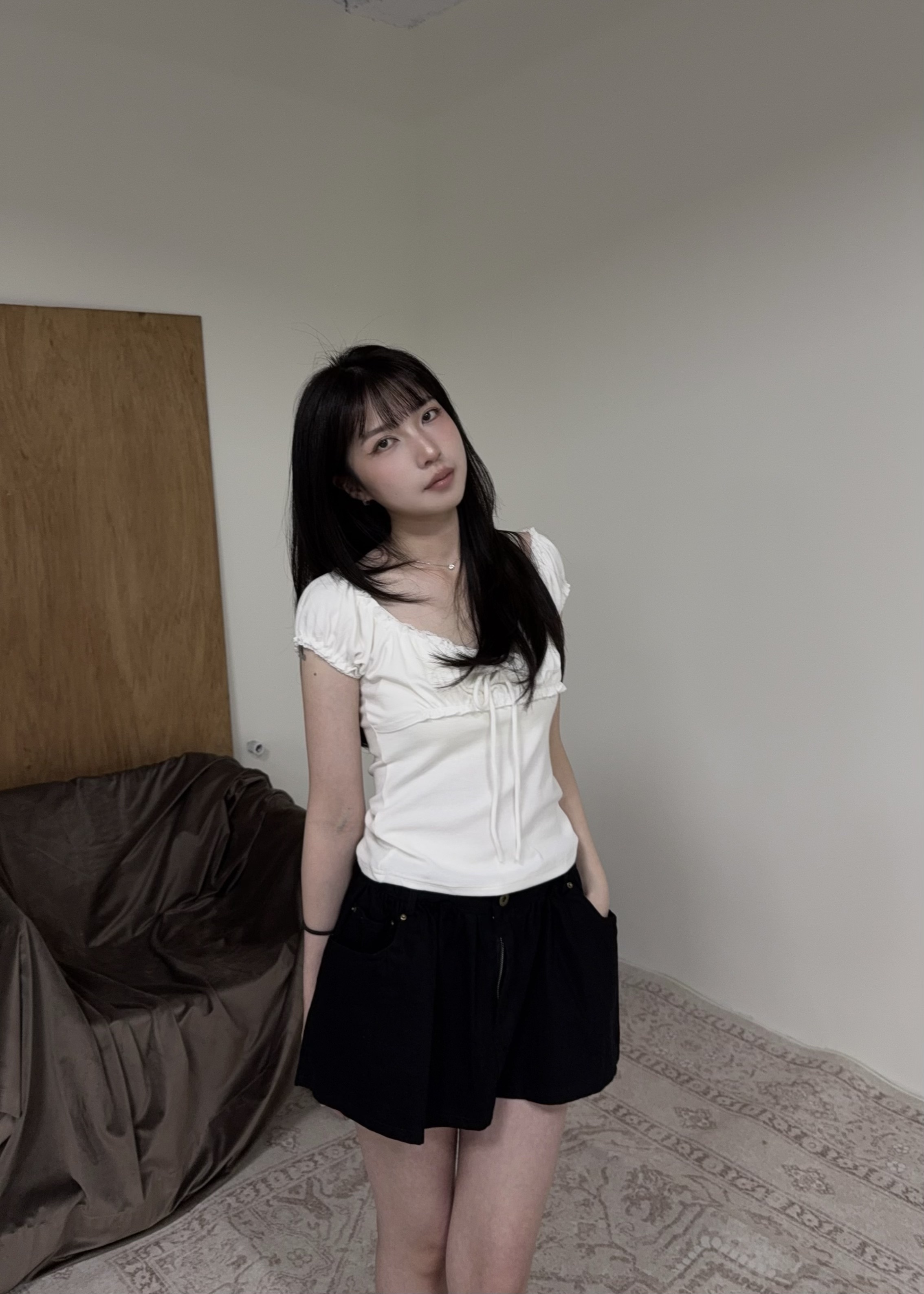 木耳邊泡泡袖彈性棉上衣