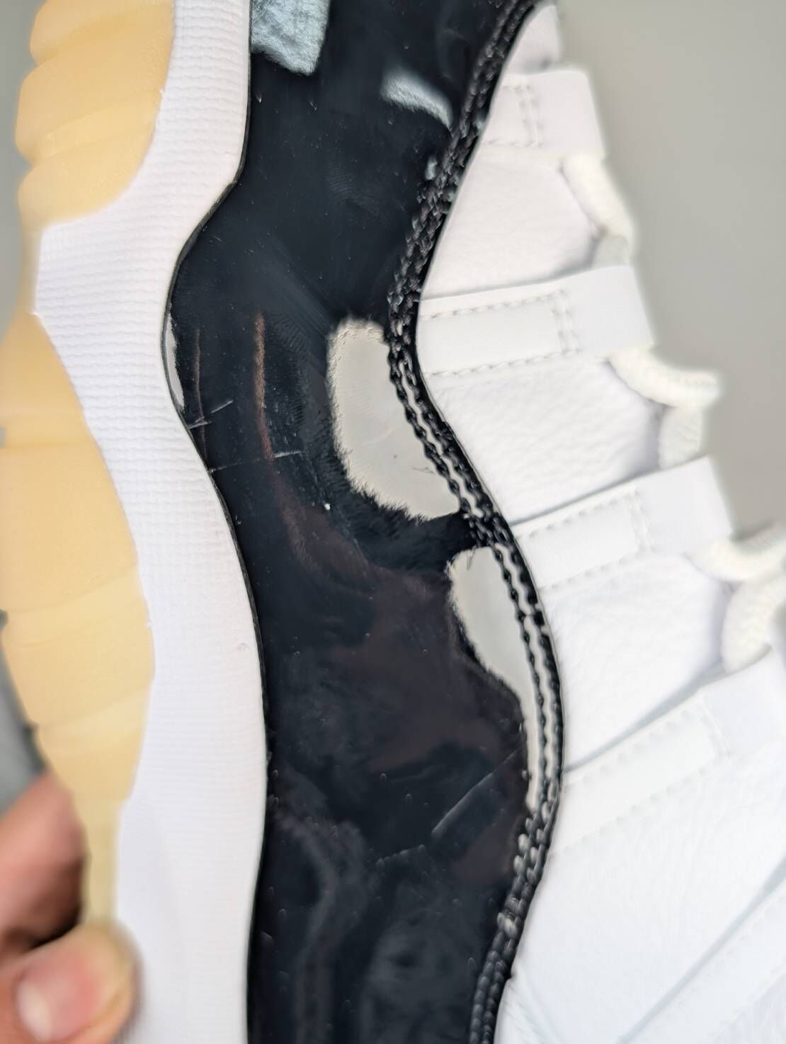 微瑕疵-左腳刮痕&左右腳鞋底、中底泛黃 CT8012-170/10 Air Jordan 11"Gratitude" 感謝 黑白金 男鞋