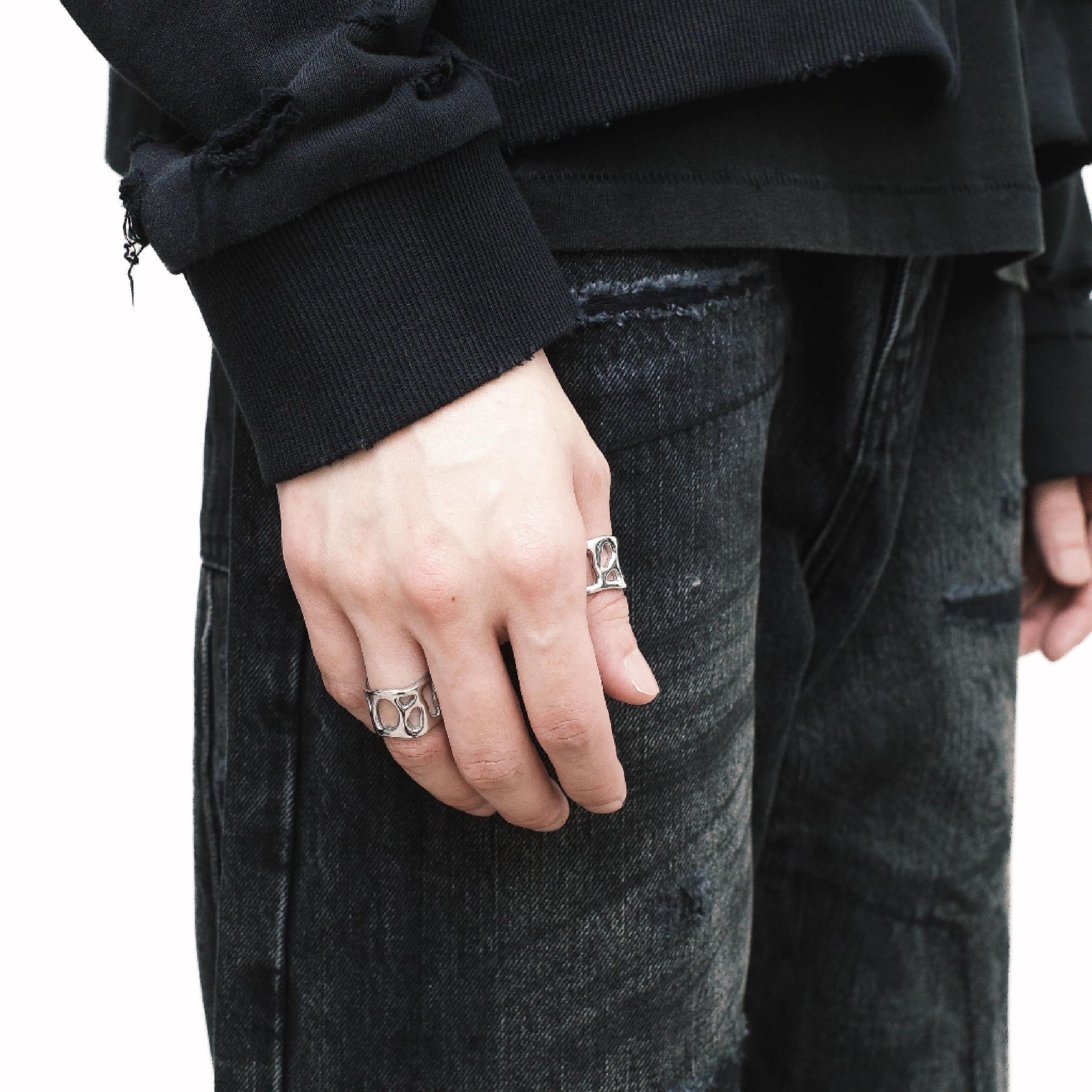 Liam Conner Wide Hollow Rings 寬軟爛戒指