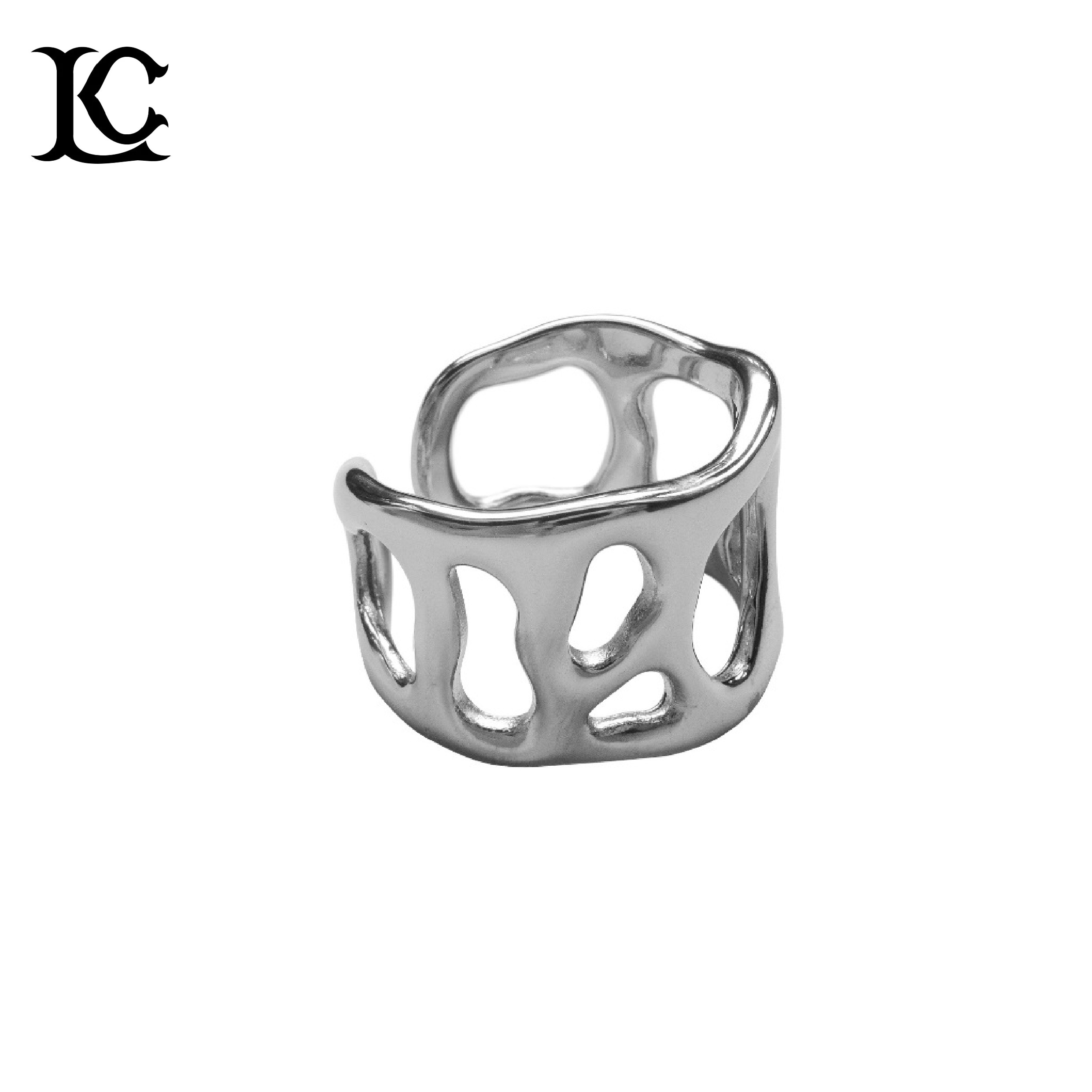 Liam Conner Wide Hollow Rings 寬軟爛戒指