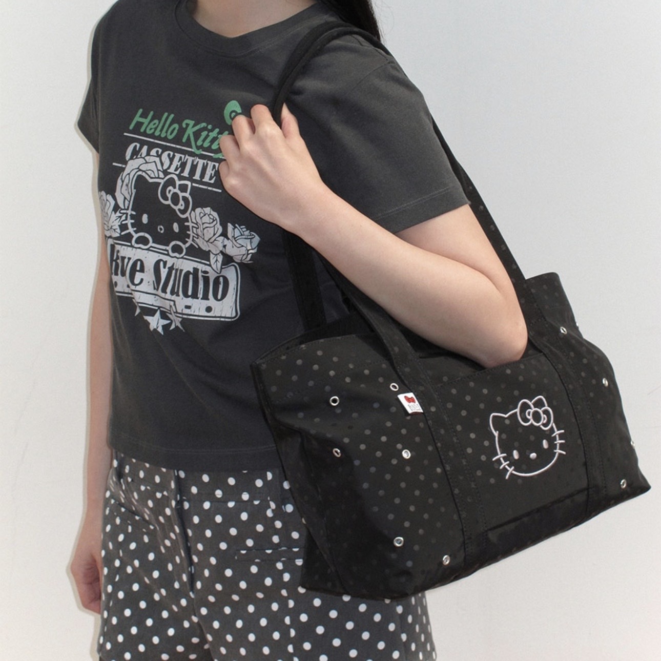 RAIVE x SANRIO HELLO KITTY 黑色波點 單肩包 刺繡LOGO 凱蒂貓 三麗鷗