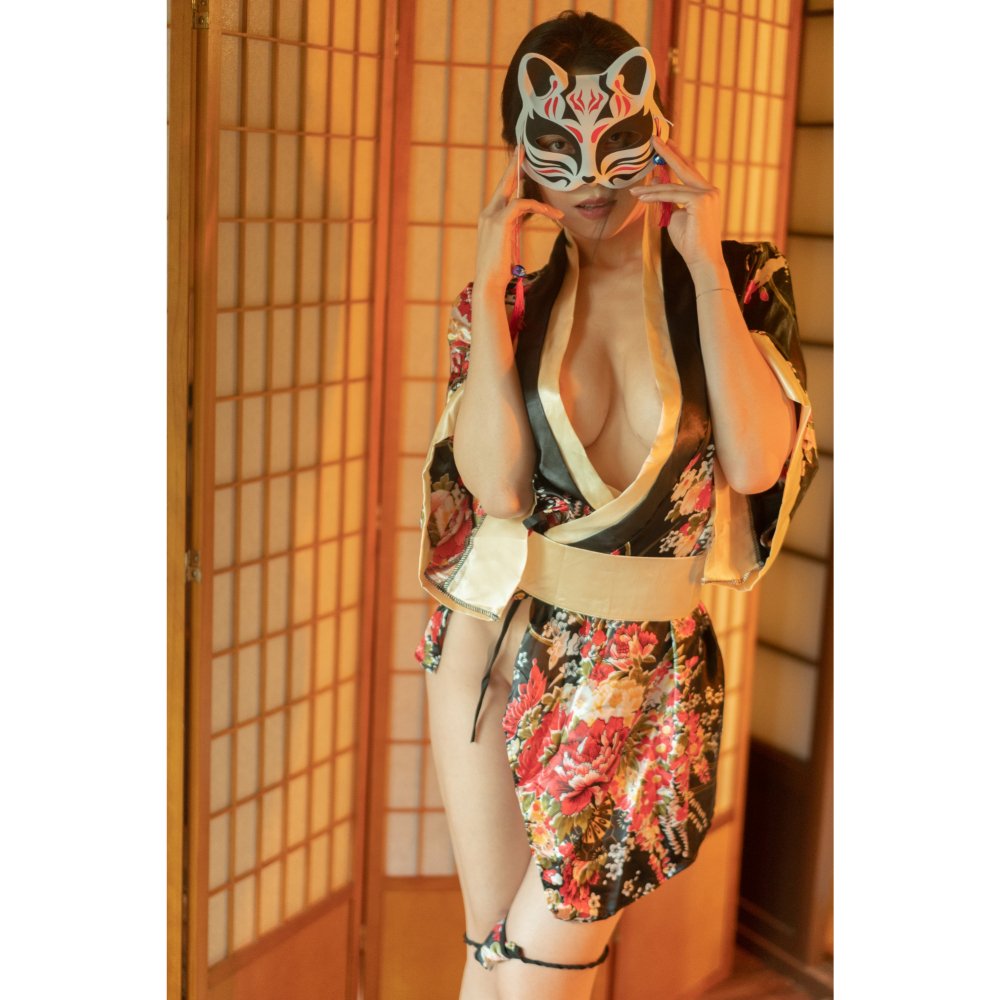 KR 夢幻遊郭 黑之花魁 奢華和服情趣套裝 KRW-185