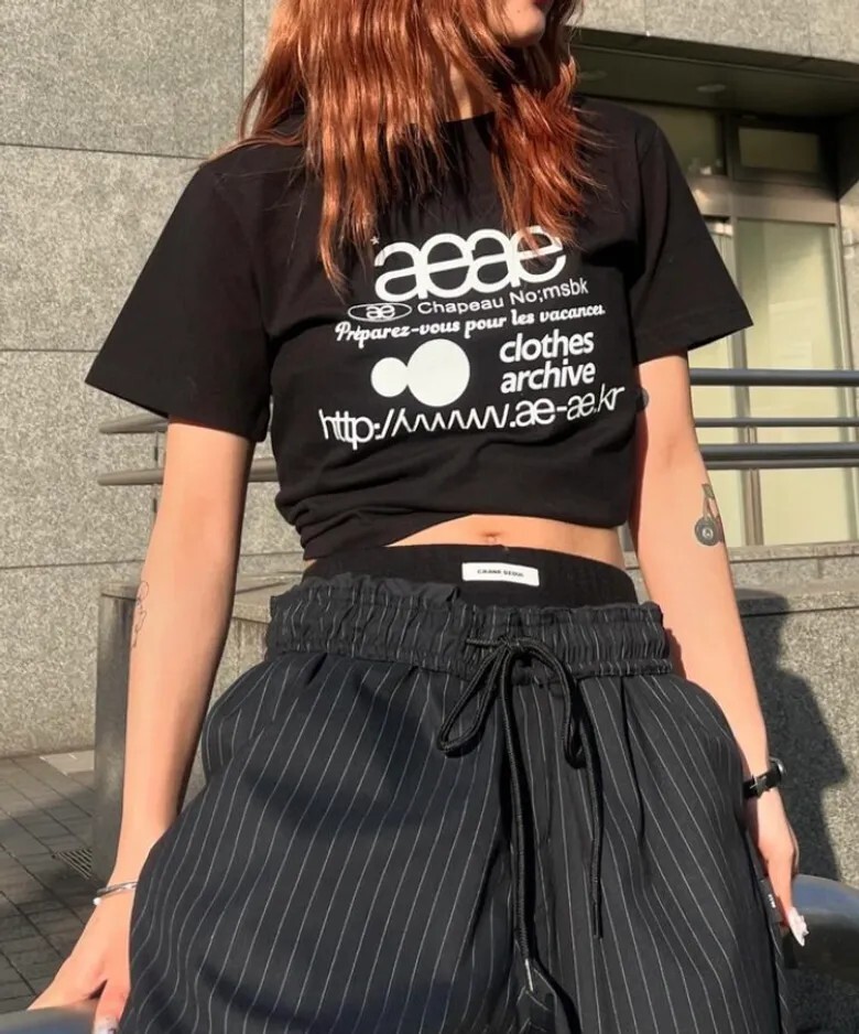 aeae WEB LOGO  短袖短版上衣 4色