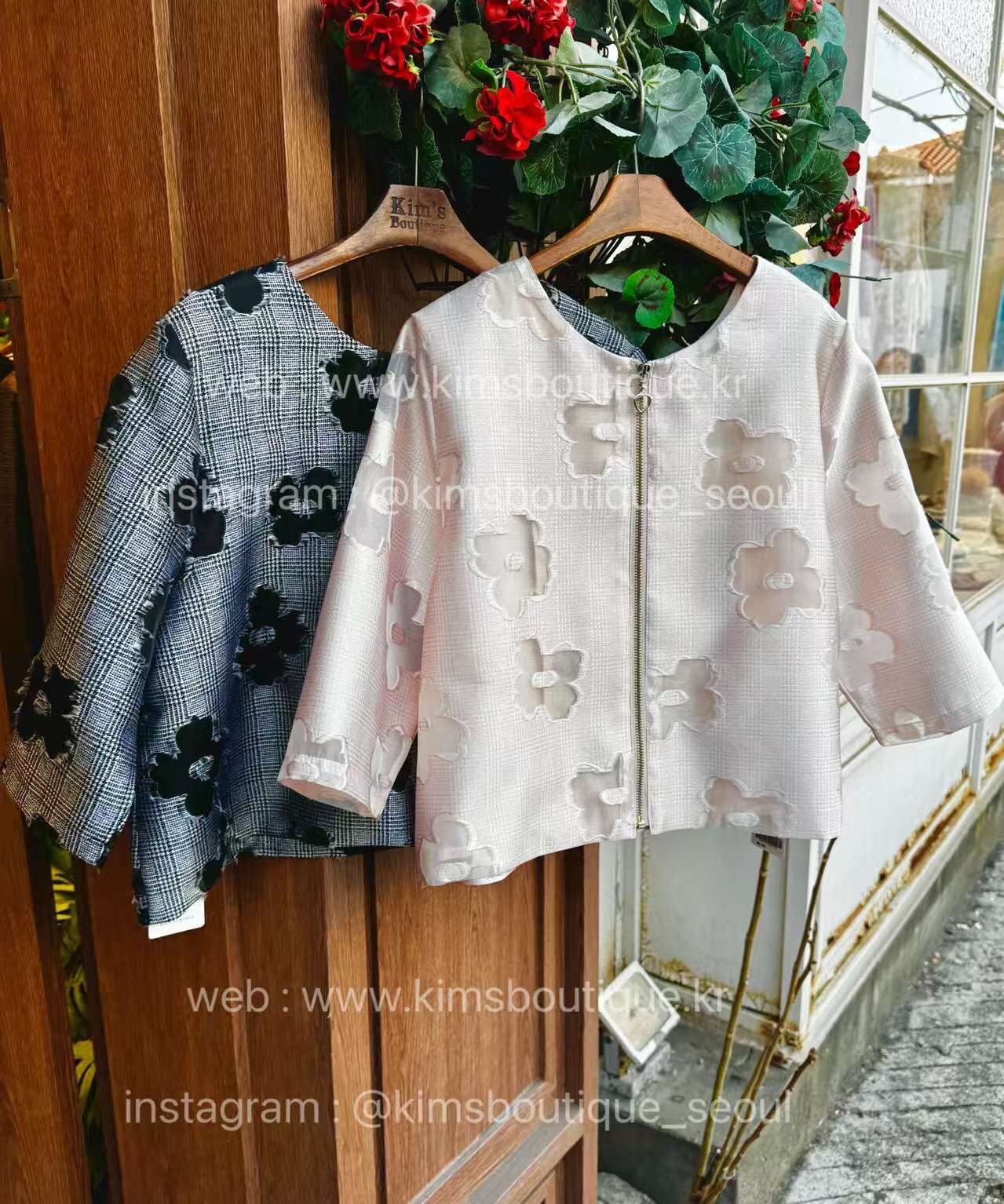 KM6116 網紗花花拉鏈格紋外套
