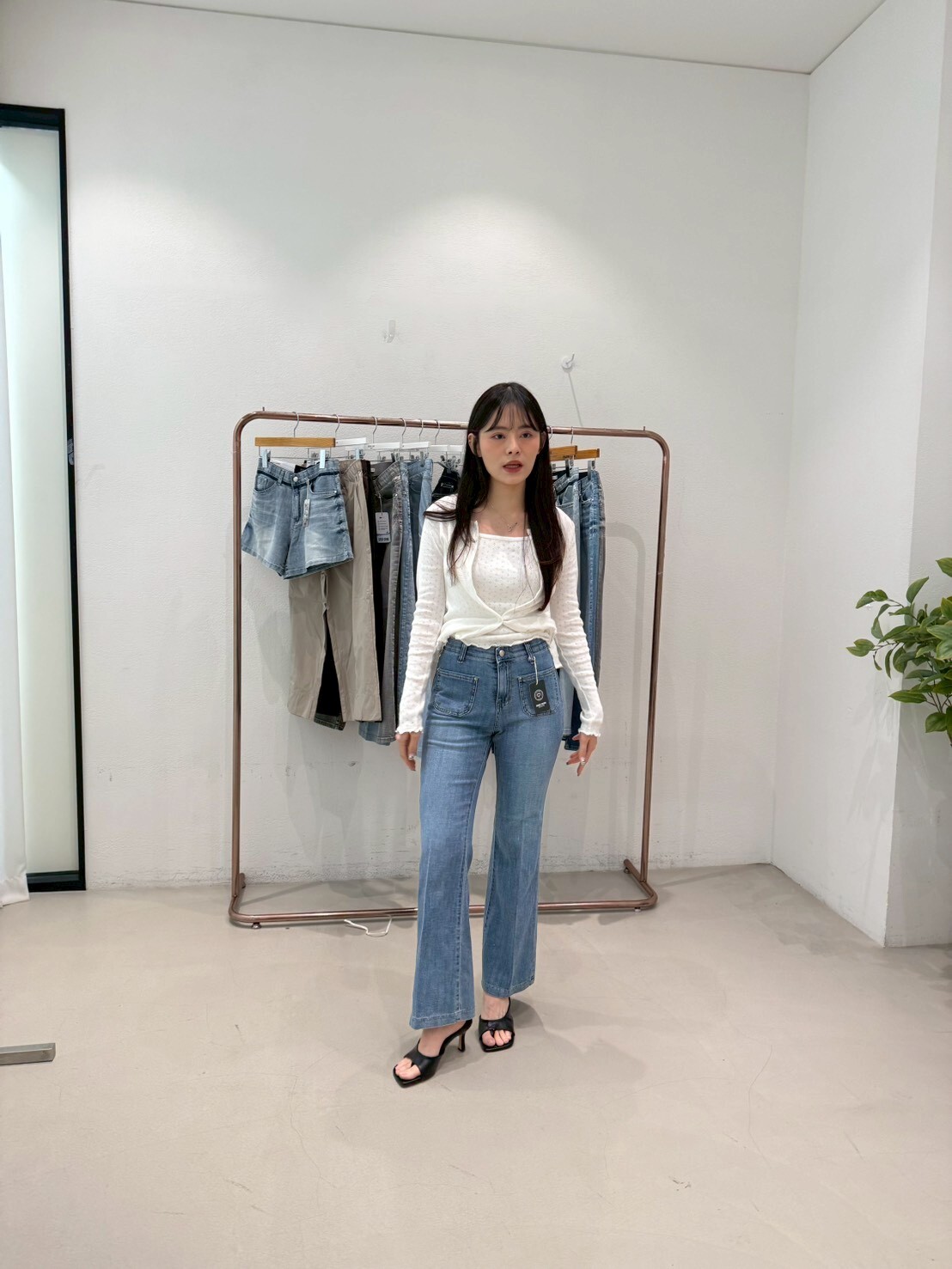 HL3057 方形小口袋高腰喇叭牛仔褲