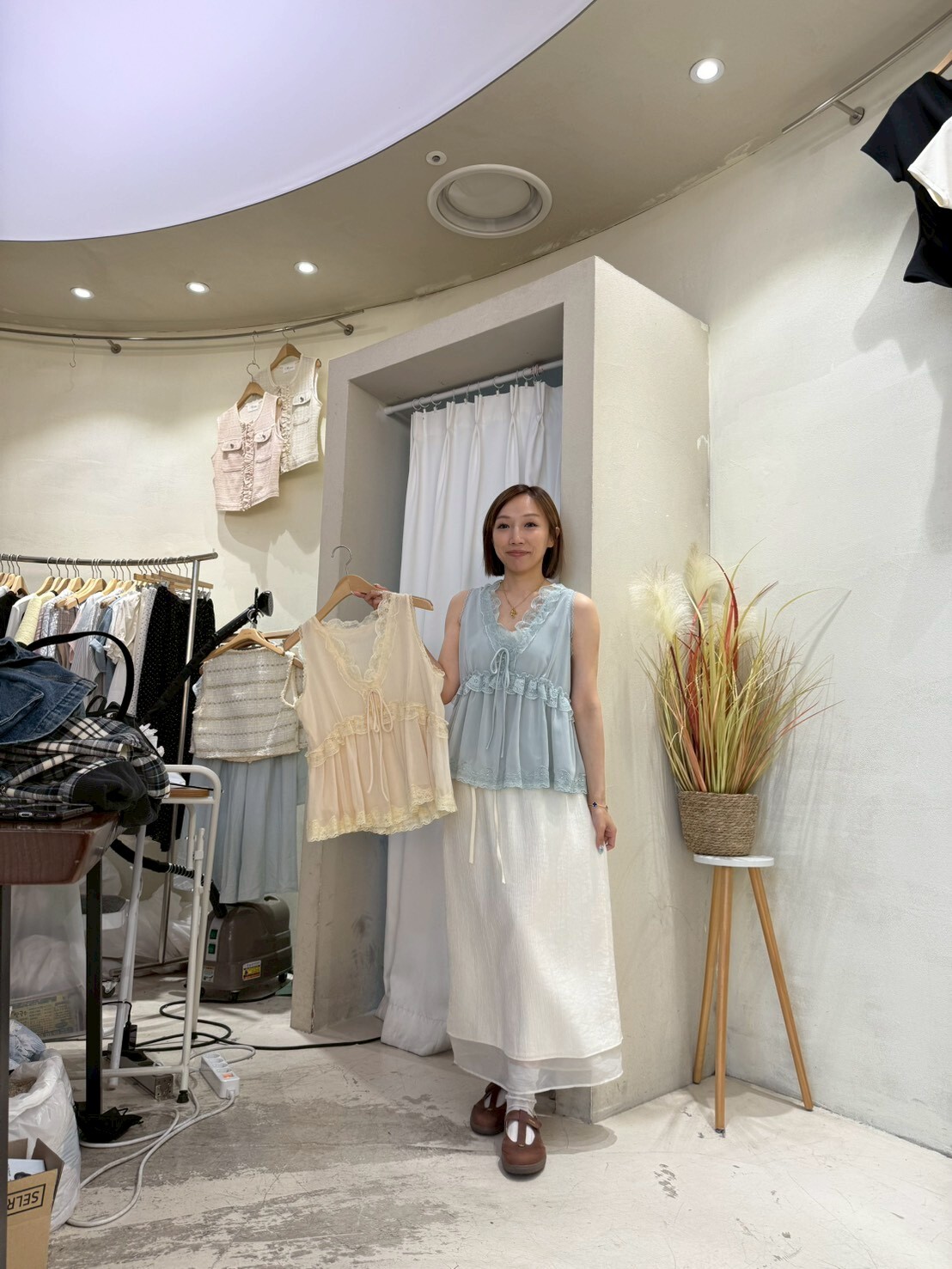 SU6159 荷葉花邊絲質上衣