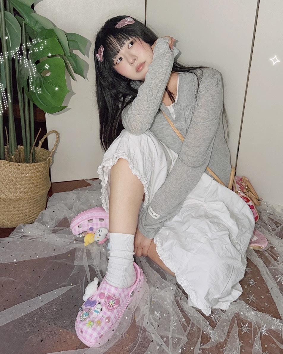 CROCS Classic Platform Clogs X Hello Kitty® & Friends 聯名款 Kitty貓 大耳狗 布丁狗 三麗鷗 洞洞鞋 雲朵鞋 拖鞋 涼鞋 防水 厚底 增高 女鞋 212683-90H / 調貨