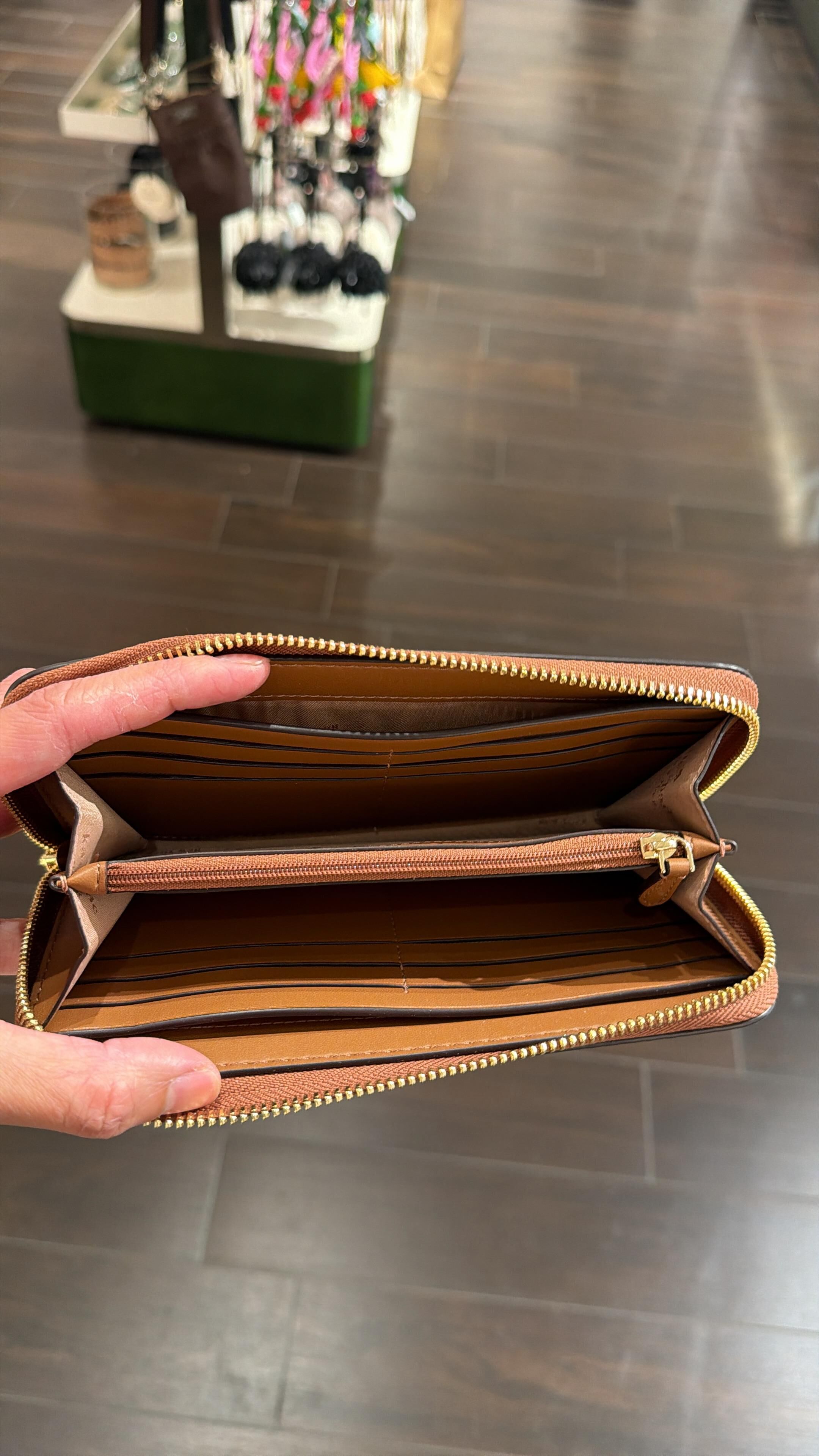 YV017 Kate Spade 細LOGO拉鏈長銀包 19x10cm